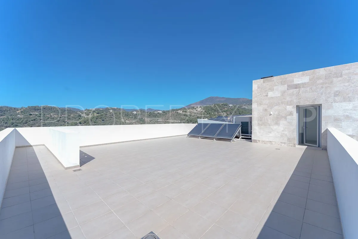 Se vende villa de 6 dormitorios en Los Arqueros
