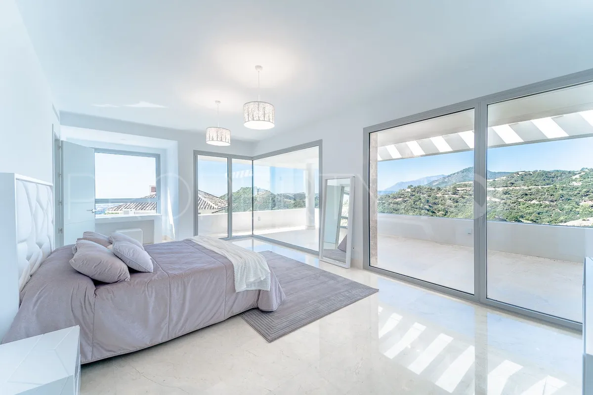 Se vende villa de 6 dormitorios en Los Arqueros