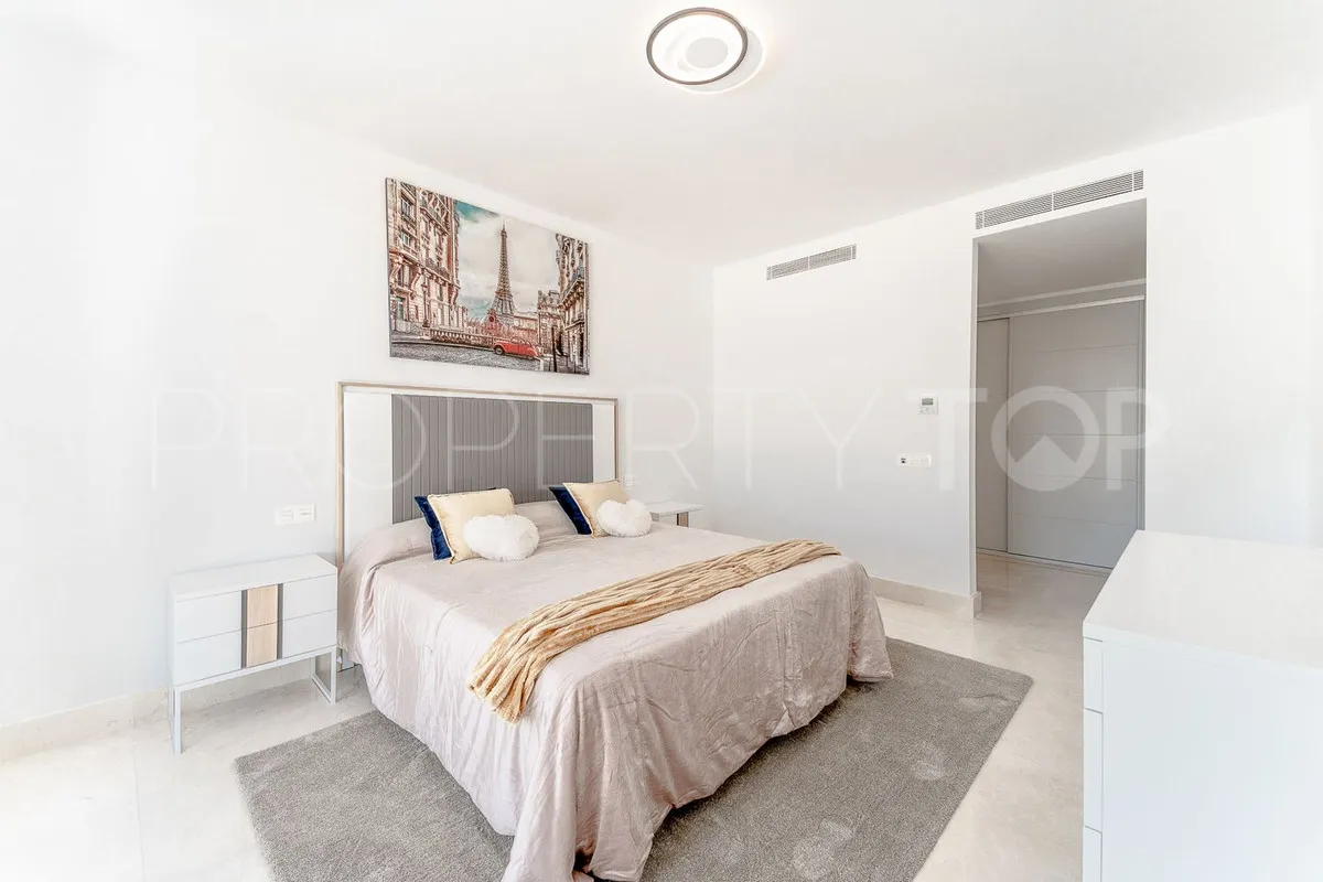 Se vende villa de 6 dormitorios en Los Arqueros