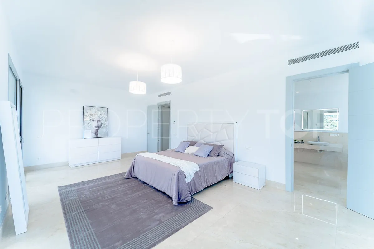 Se vende villa de 6 dormitorios en Los Arqueros