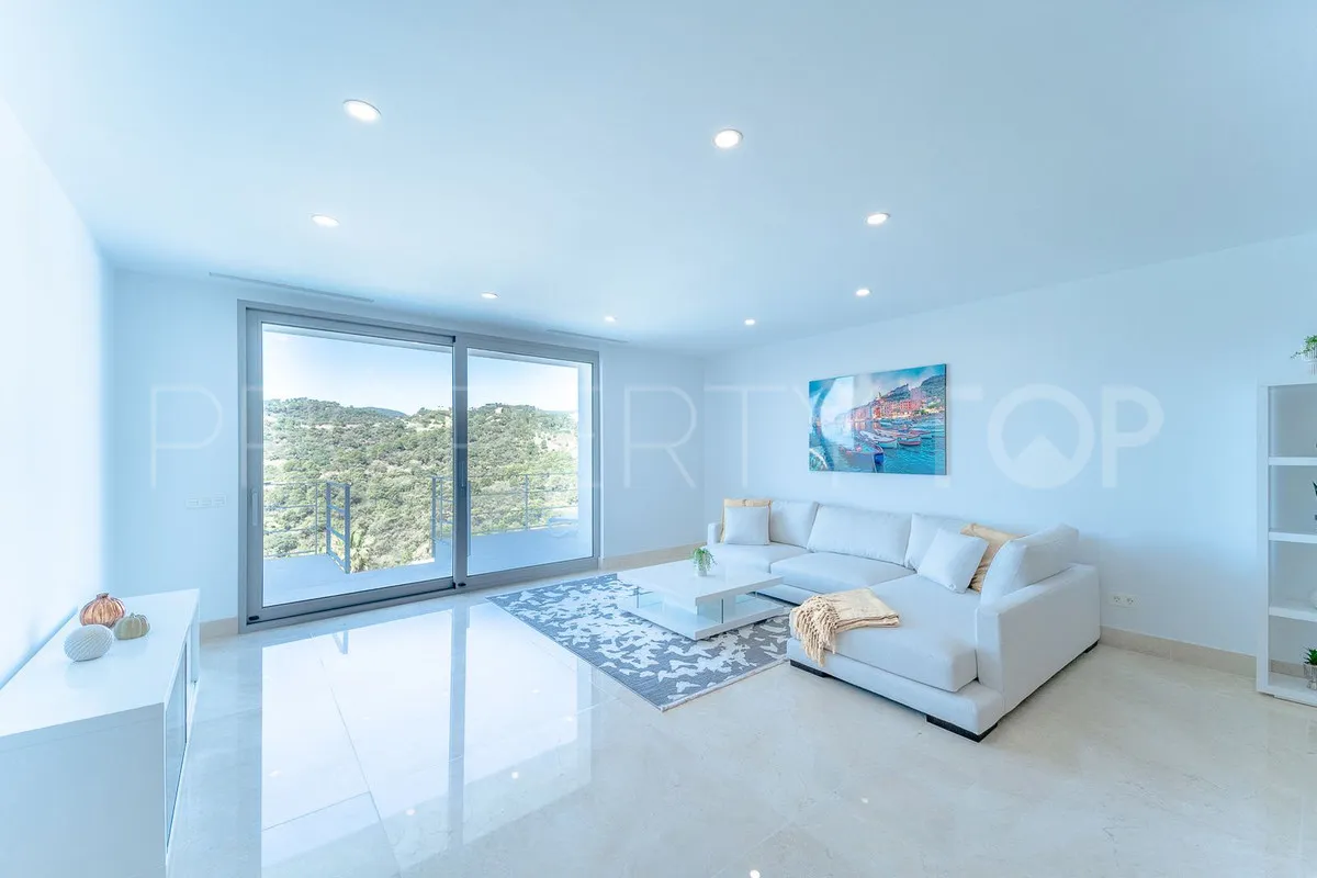 Se vende villa de 6 dormitorios en Los Arqueros