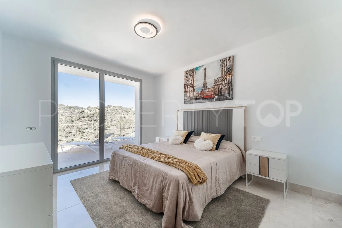 Se vende villa de 6 dormitorios en Los Arqueros