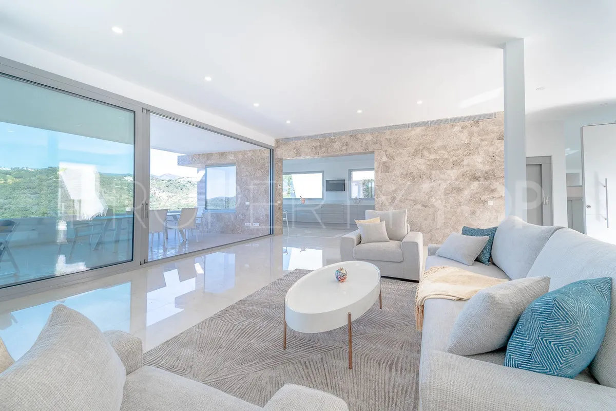 Se vende villa de 6 dormitorios en Los Arqueros