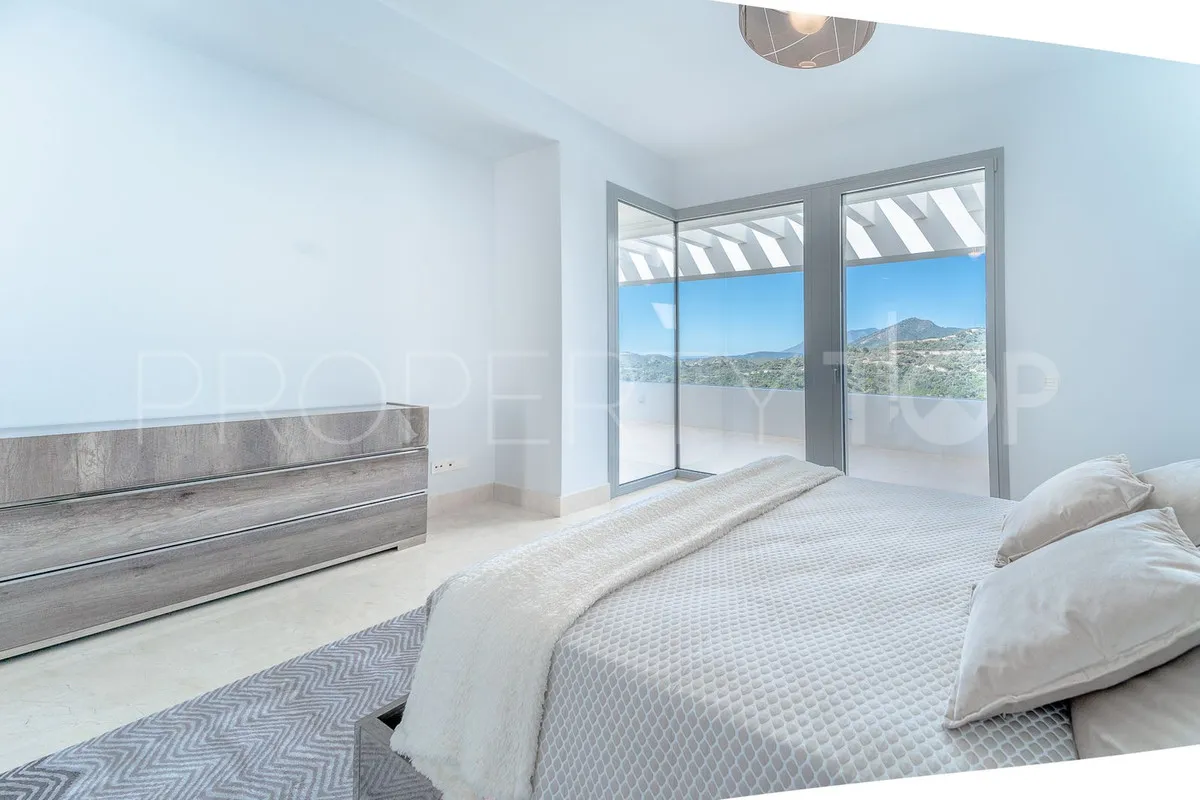Se vende villa de 6 dormitorios en Los Arqueros