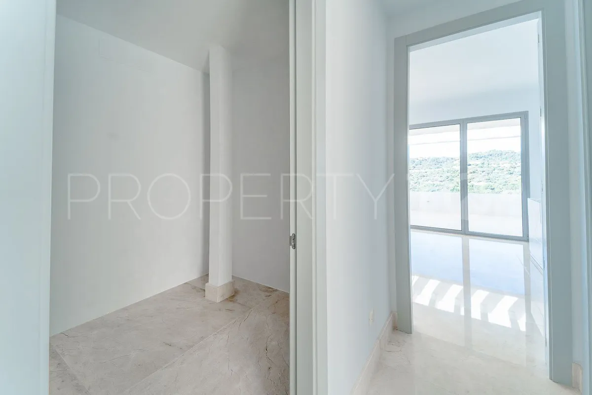 Se vende villa de 6 dormitorios en Los Arqueros