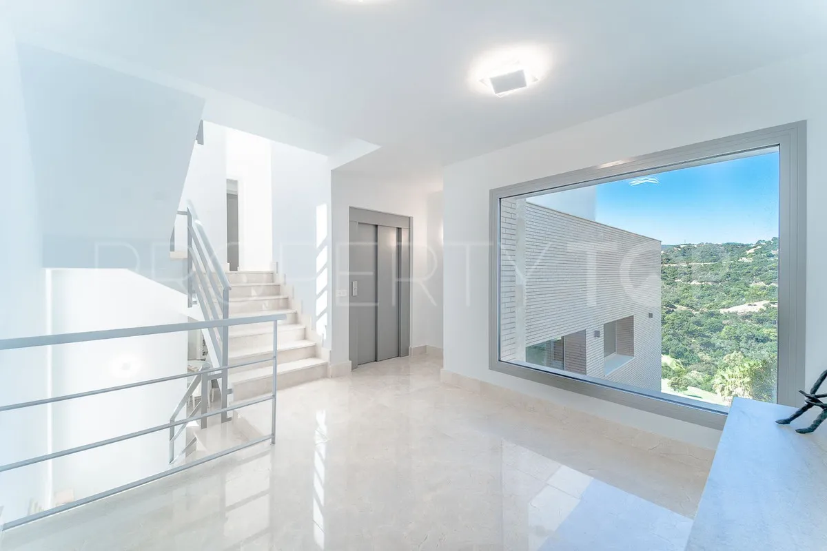Se vende villa de 6 dormitorios en Los Arqueros