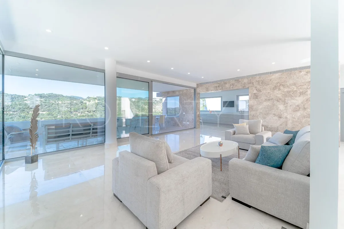 Se vende villa de 6 dormitorios en Los Arqueros