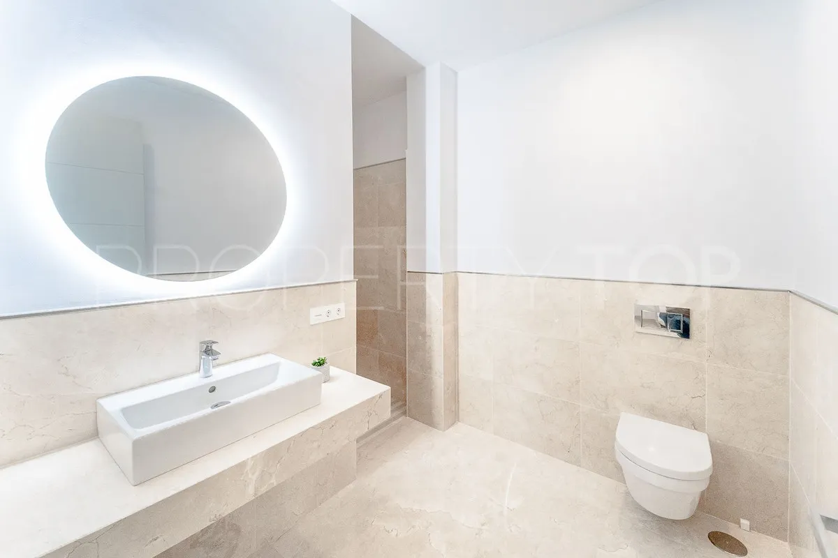 Se vende villa de 6 dormitorios en Los Arqueros