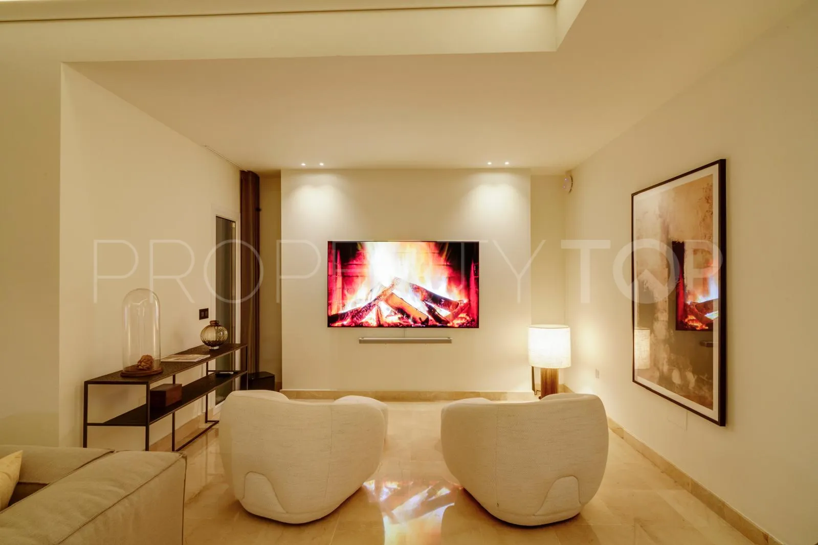 6 bedrooms Nueva Andalucia villa for sale