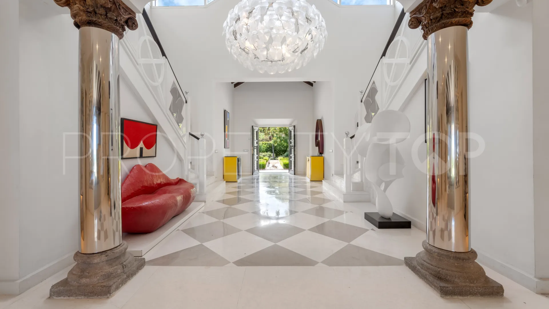 Benamara 8 bedrooms villa for sale