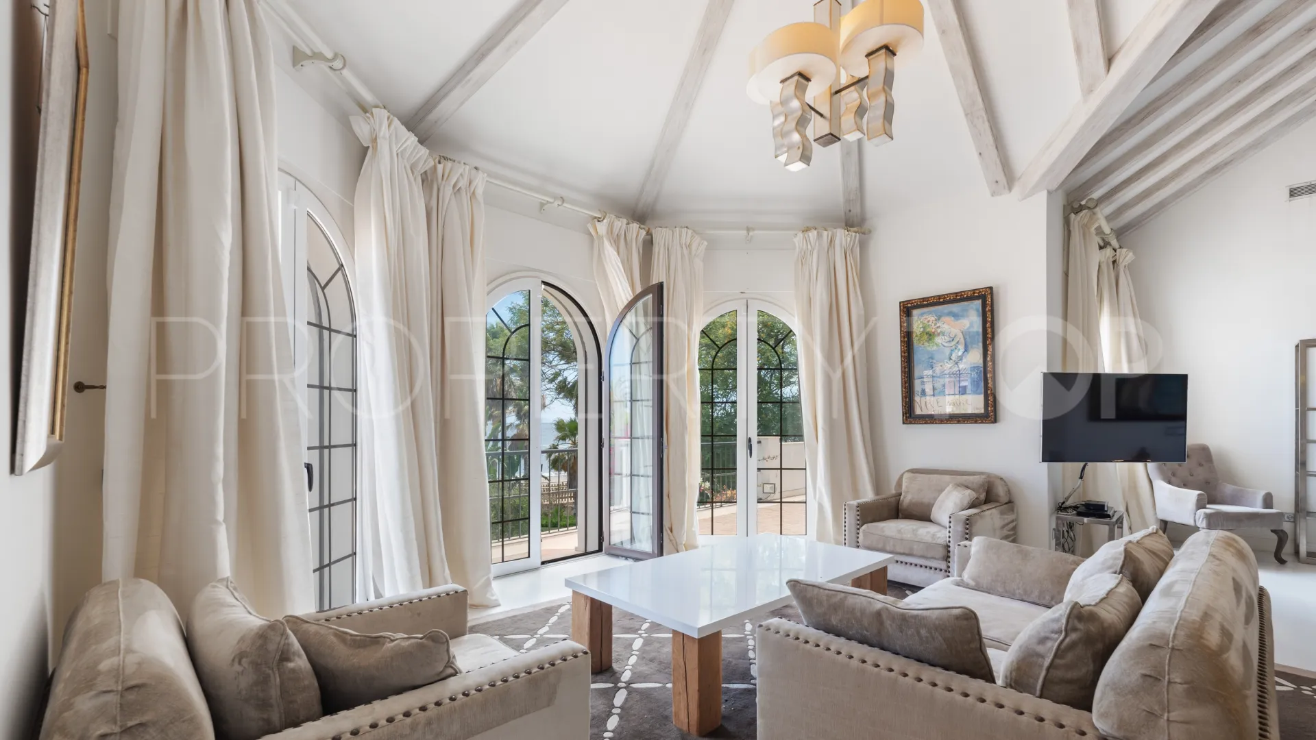 Benamara 8 bedrooms villa for sale
