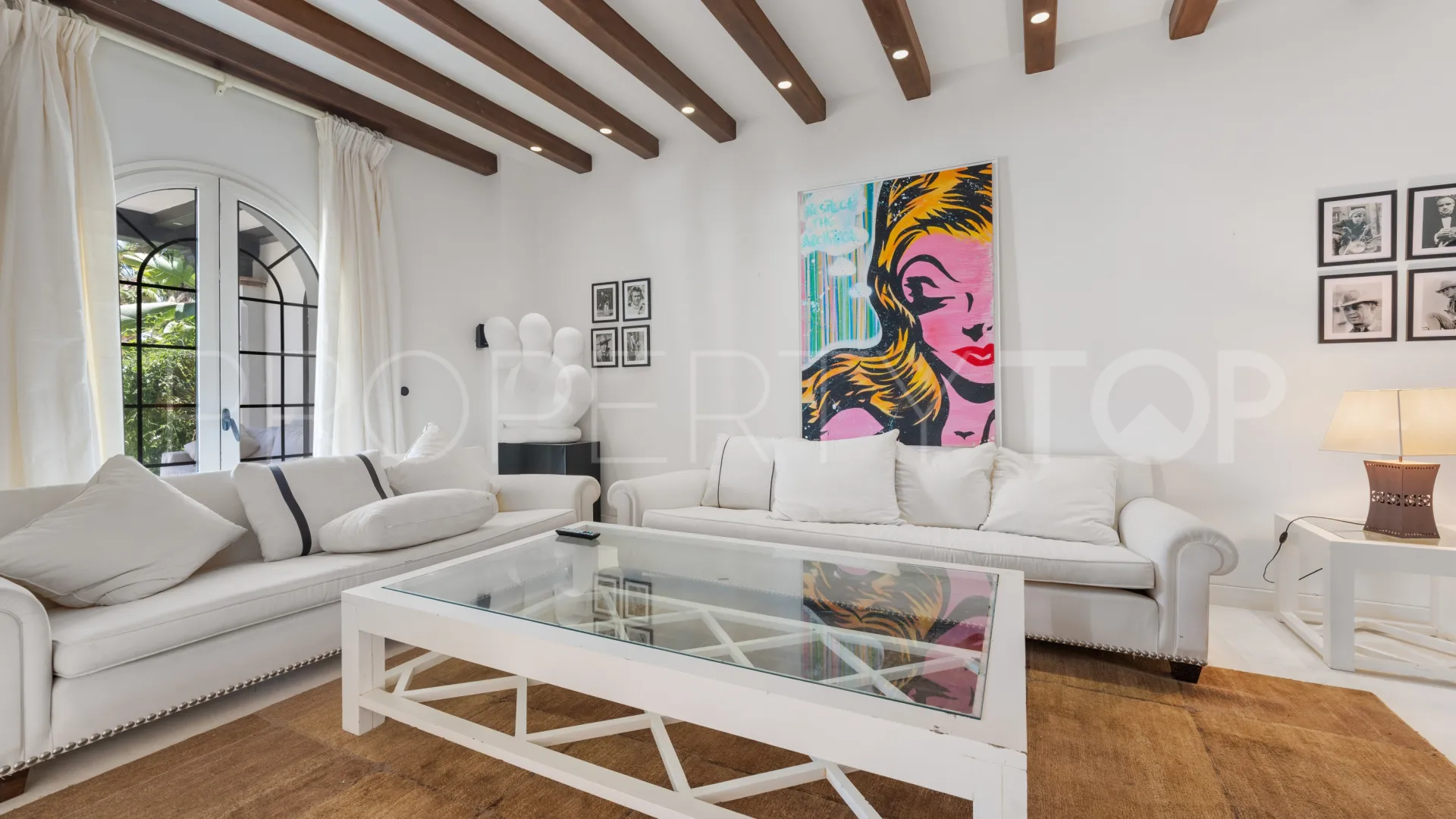 Benamara 8 bedrooms villa for sale
