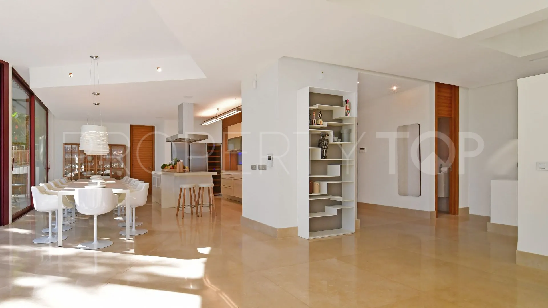 For sale 7 bedrooms villa in Los Naranjos