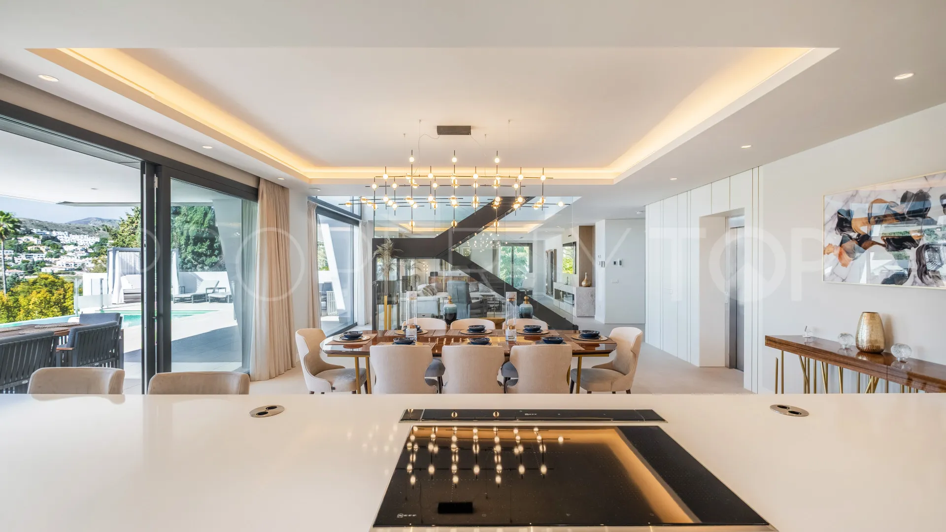 Villa in El Paraiso for sale