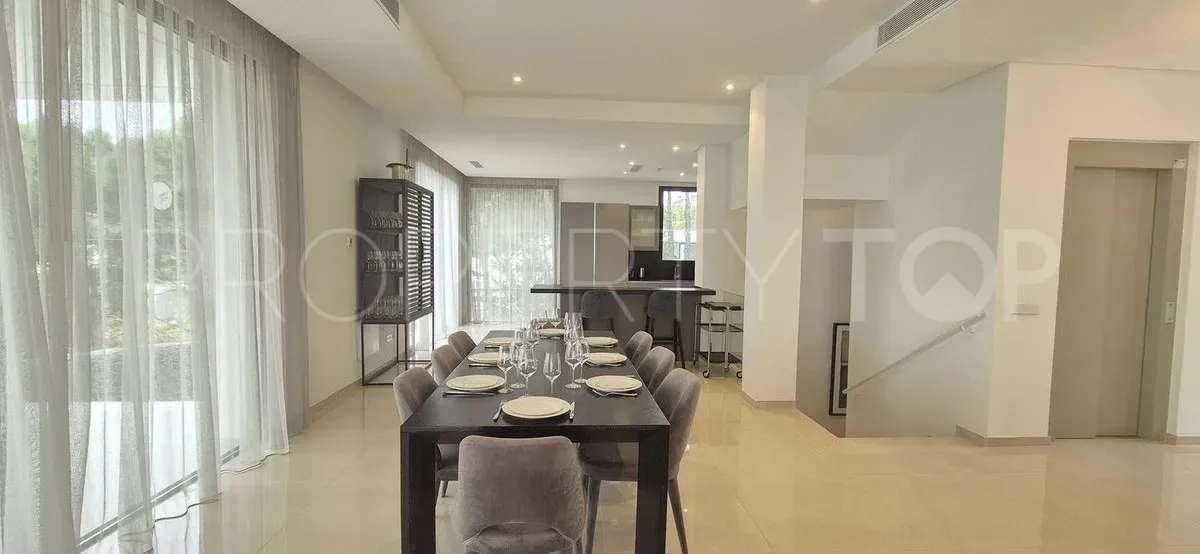 Villa en venta con 5 dormitorios en Monte Mayor