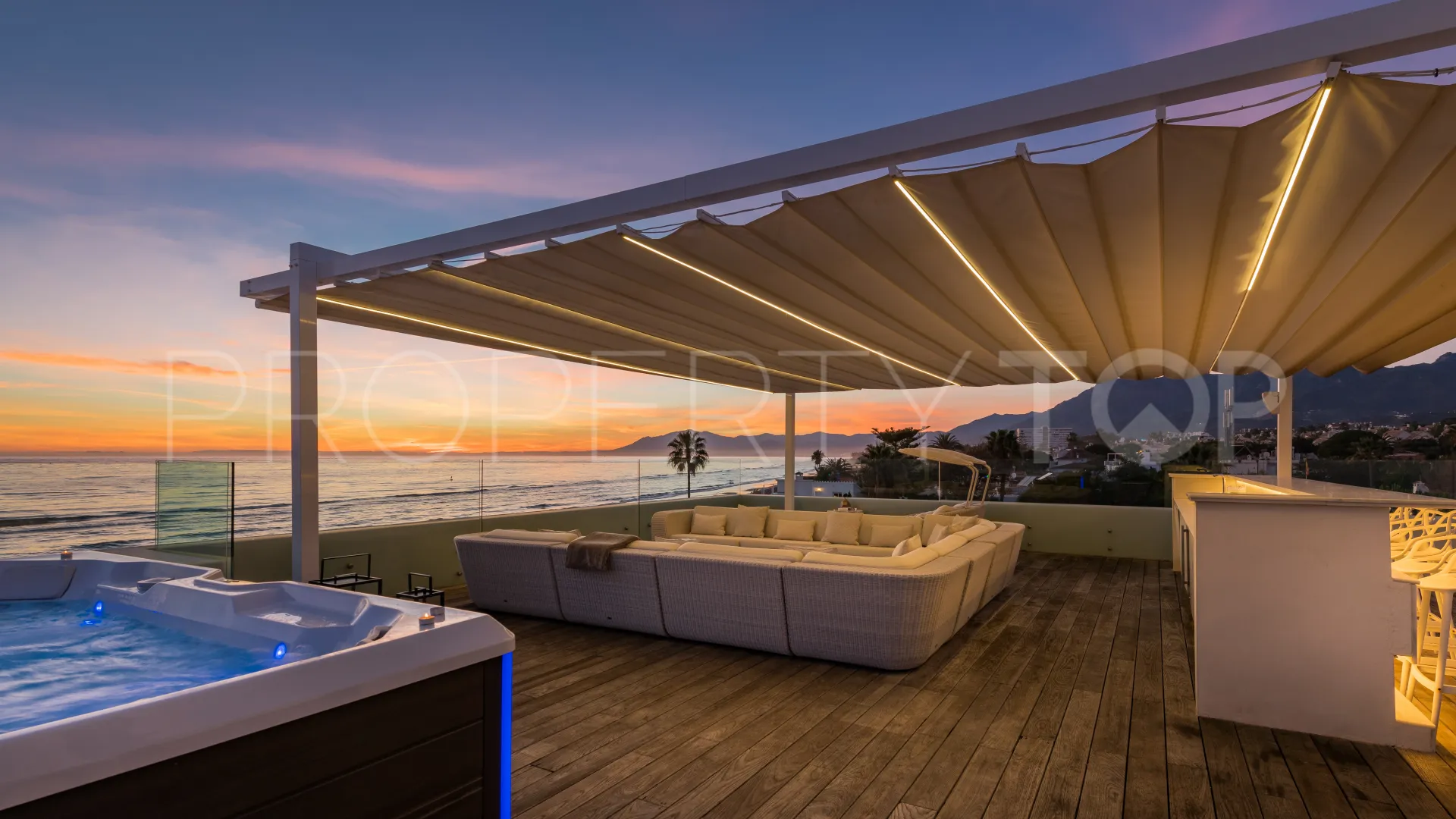 Se vende villa de 6 dormitorios en Marbella Este