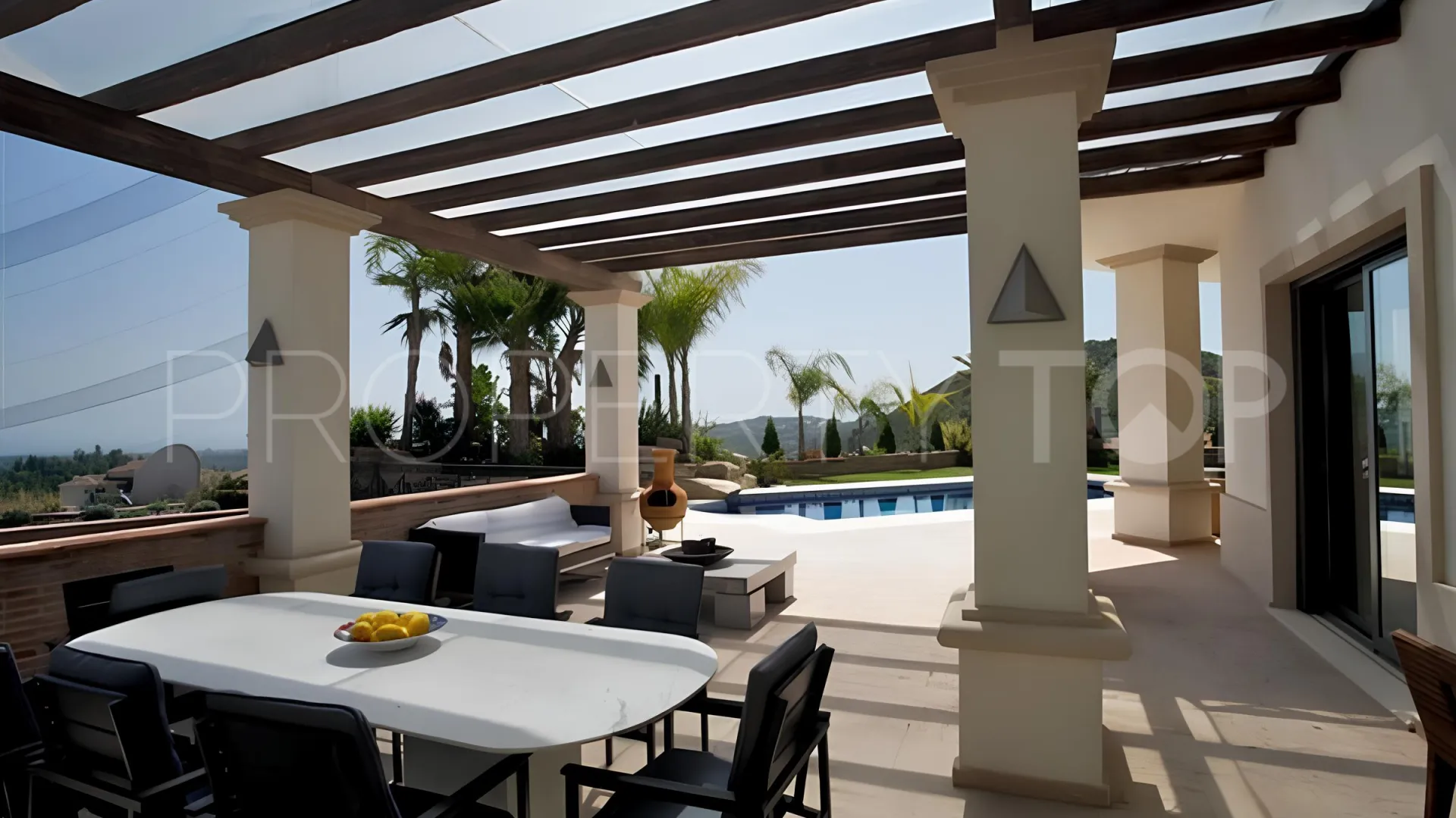 Los Arqueros villa for sale