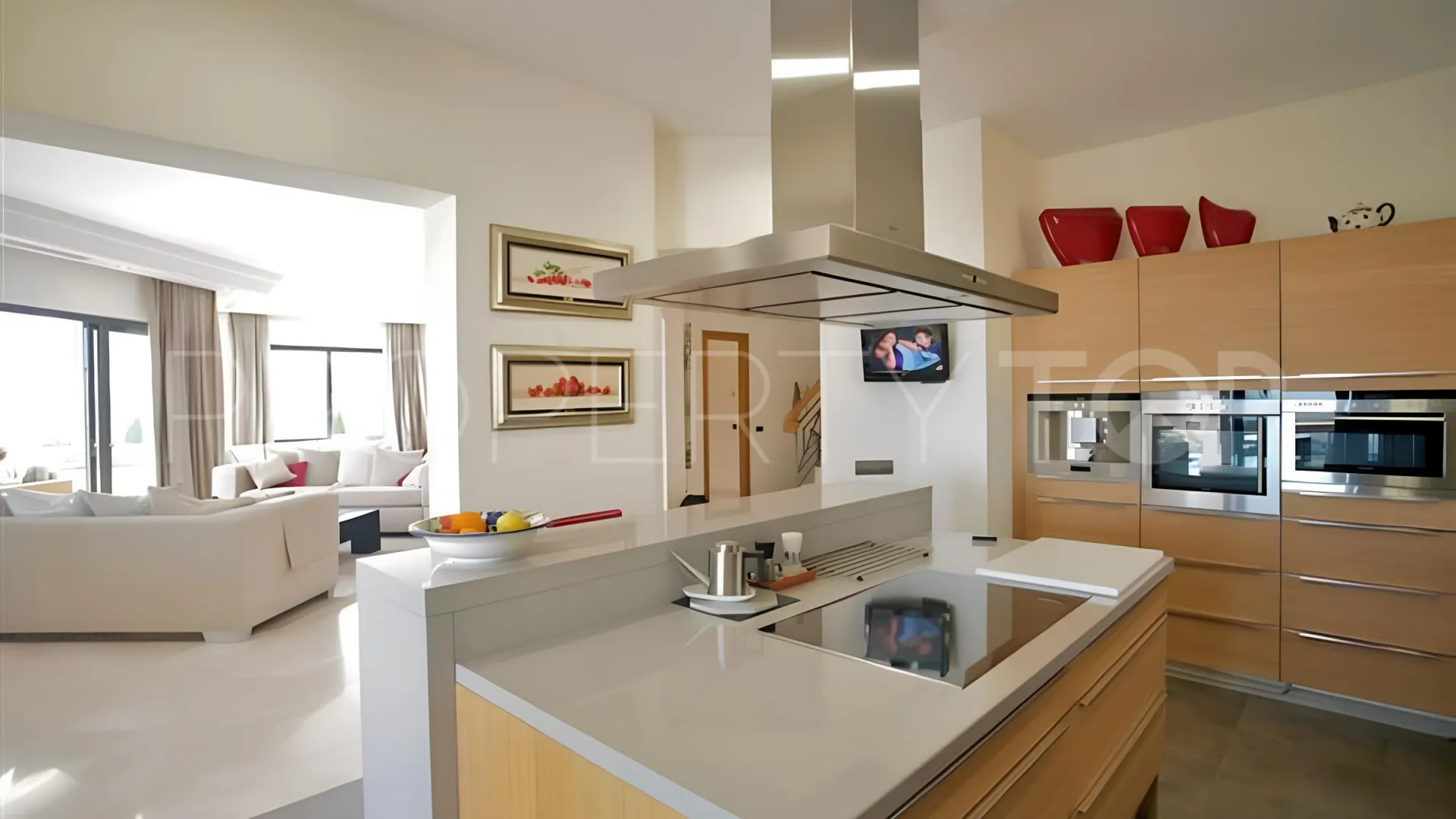 Los Arqueros villa for sale