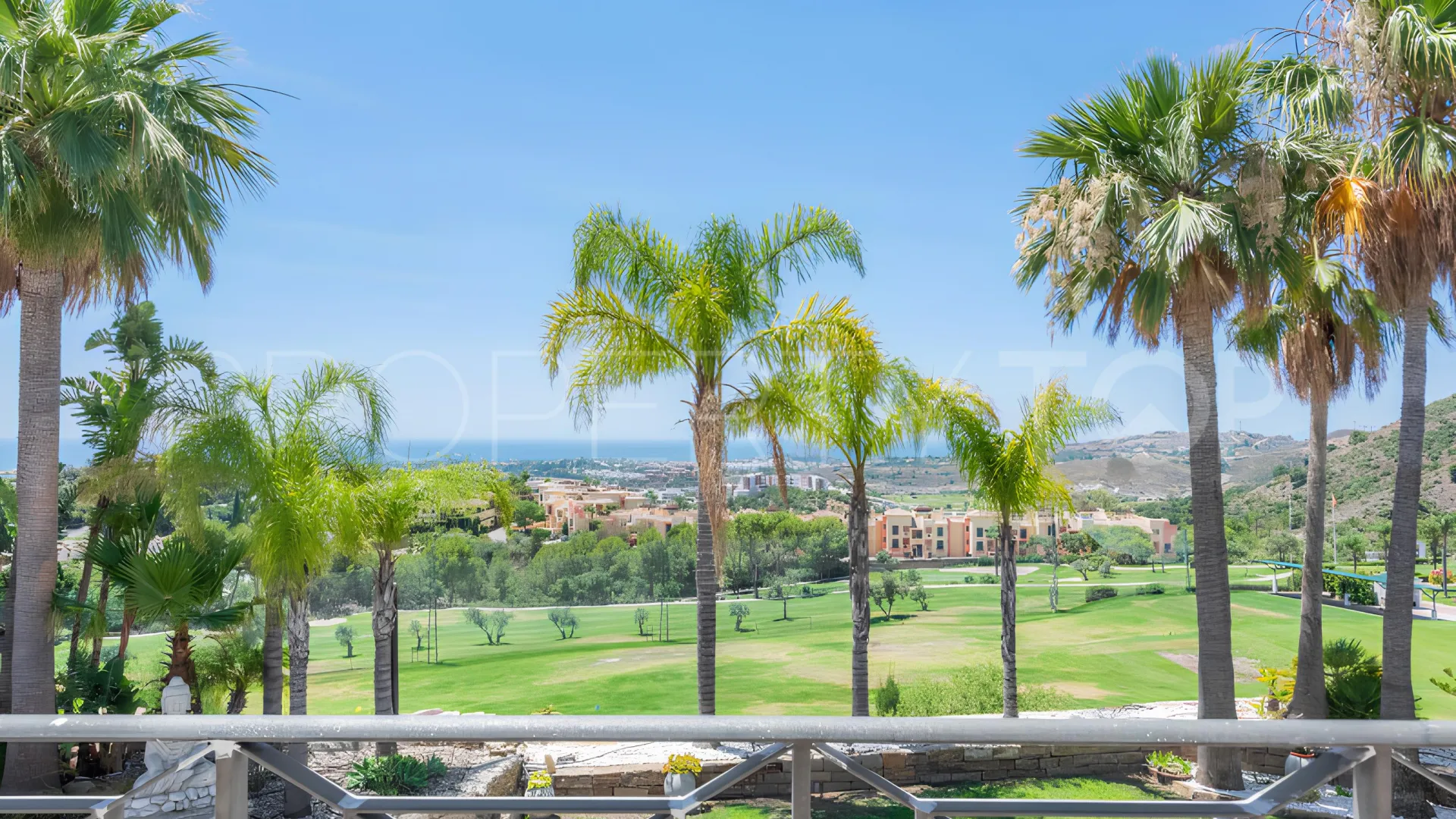 Los Arqueros villa for sale