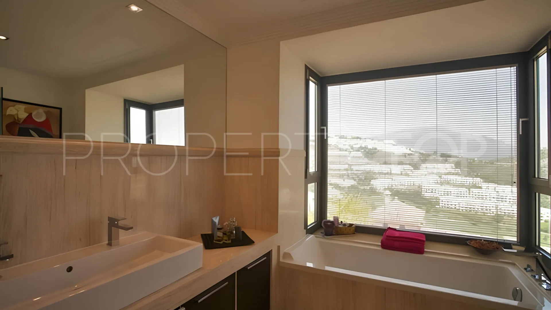 Los Arqueros villa for sale