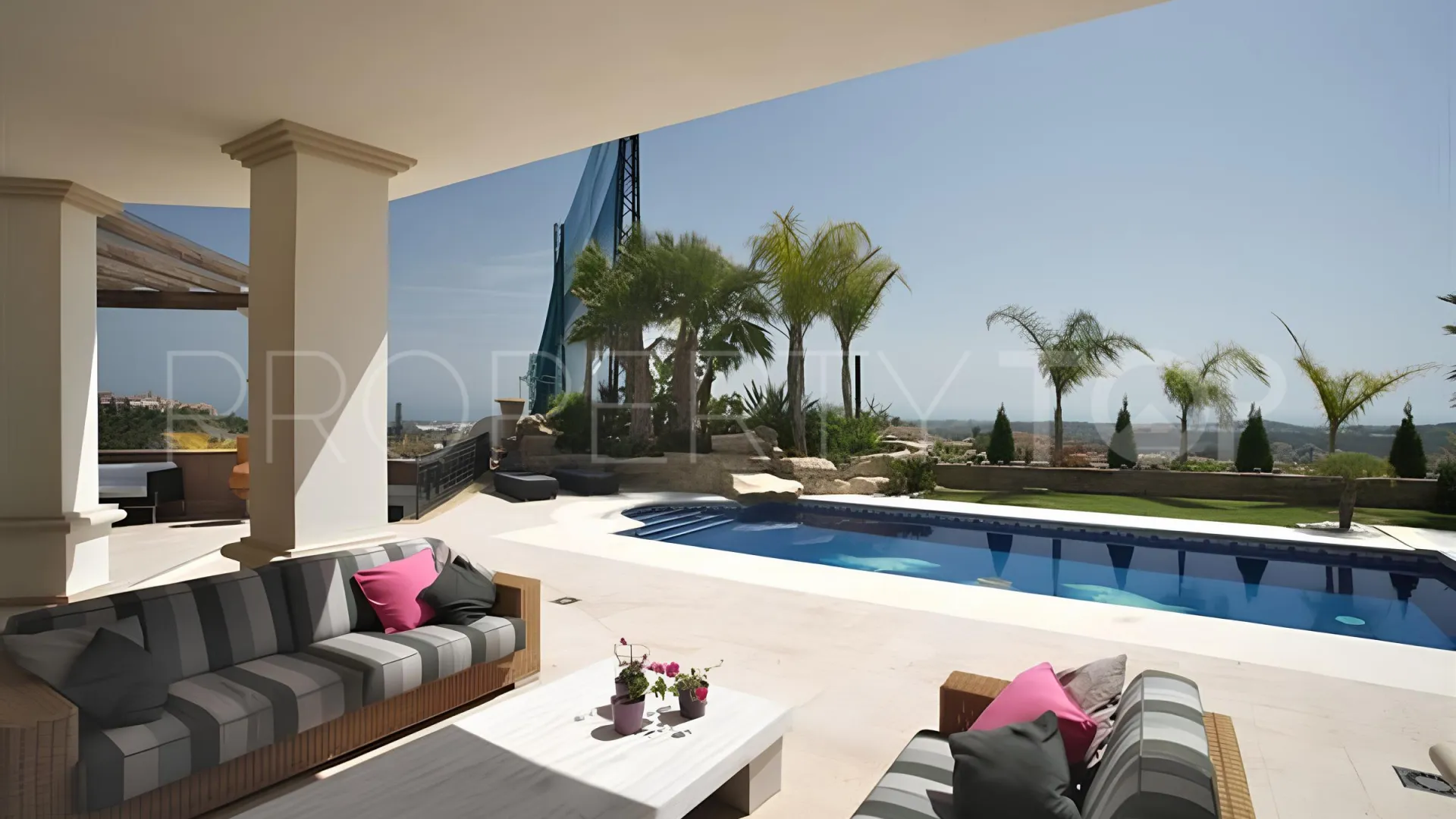 Los Arqueros villa for sale
