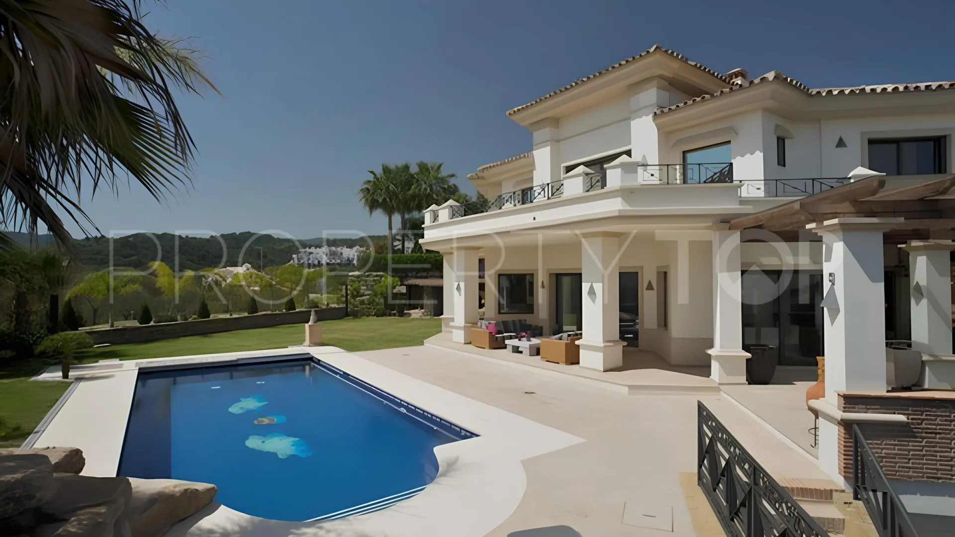 Los Arqueros villa for sale