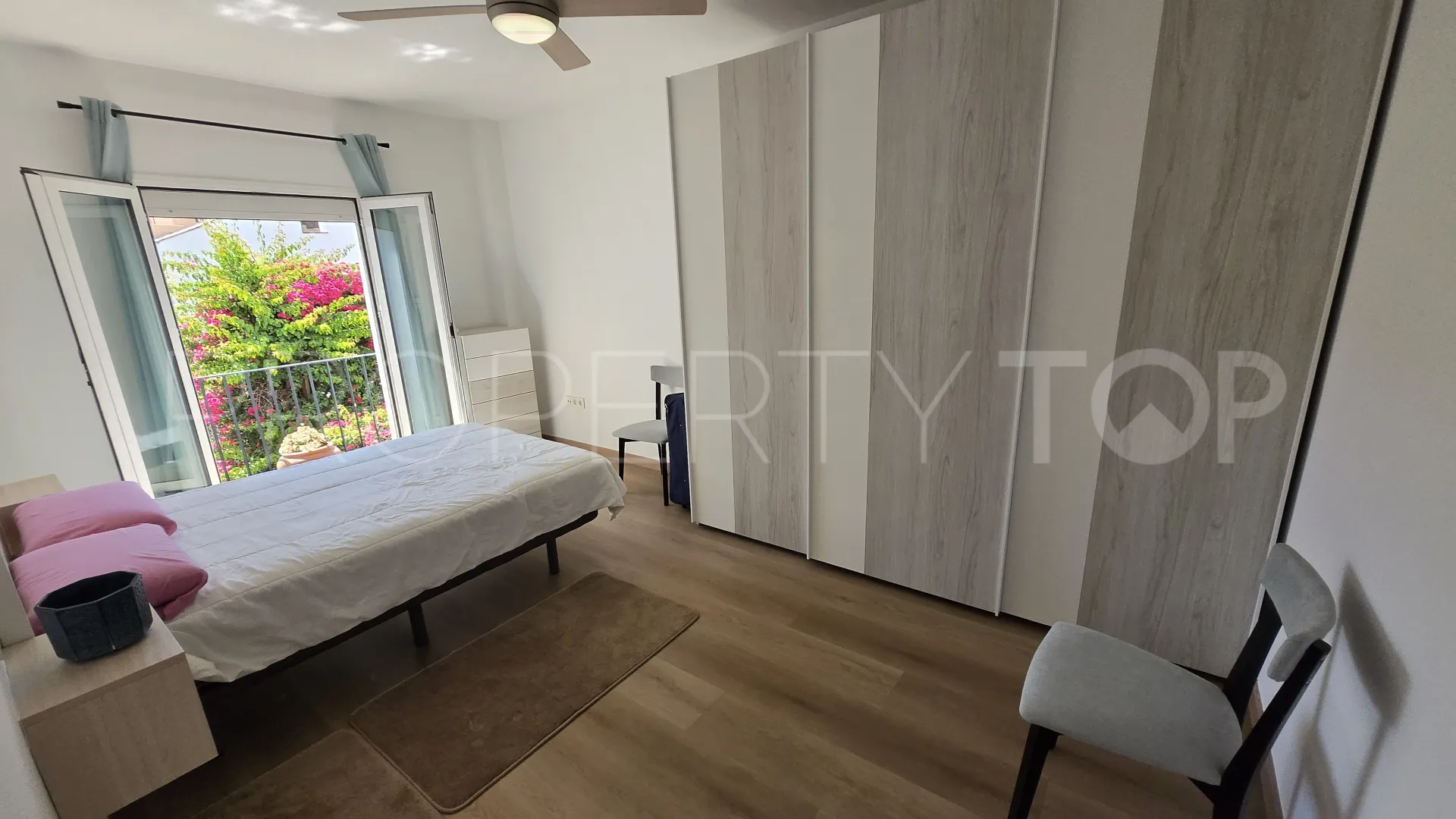 Apartment for sale in Jardines de Sierra Blanca with 1 bedroom