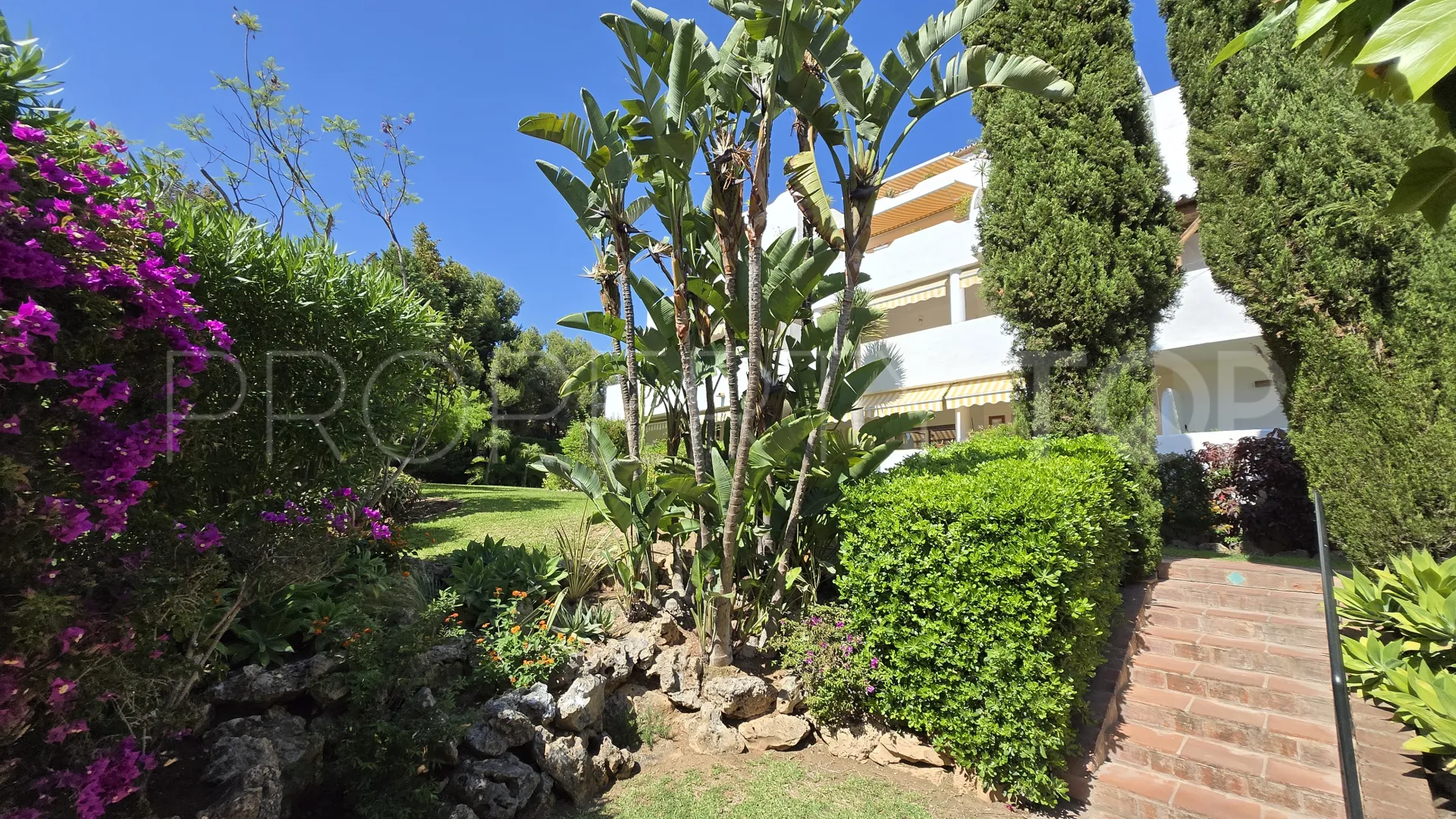 Apartment for sale in Jardines de Sierra Blanca with 1 bedroom