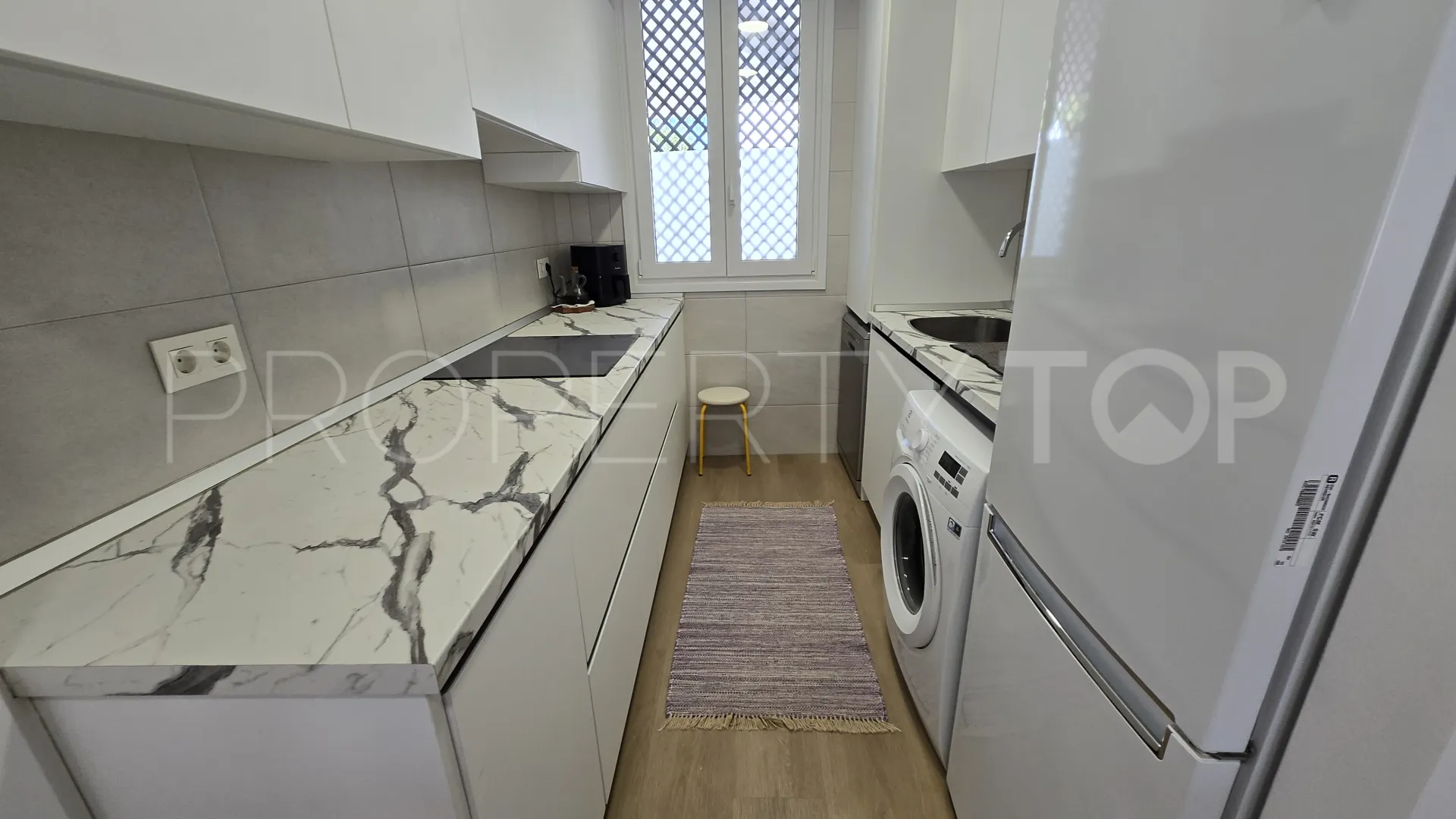Apartment for sale in Jardines de Sierra Blanca with 1 bedroom