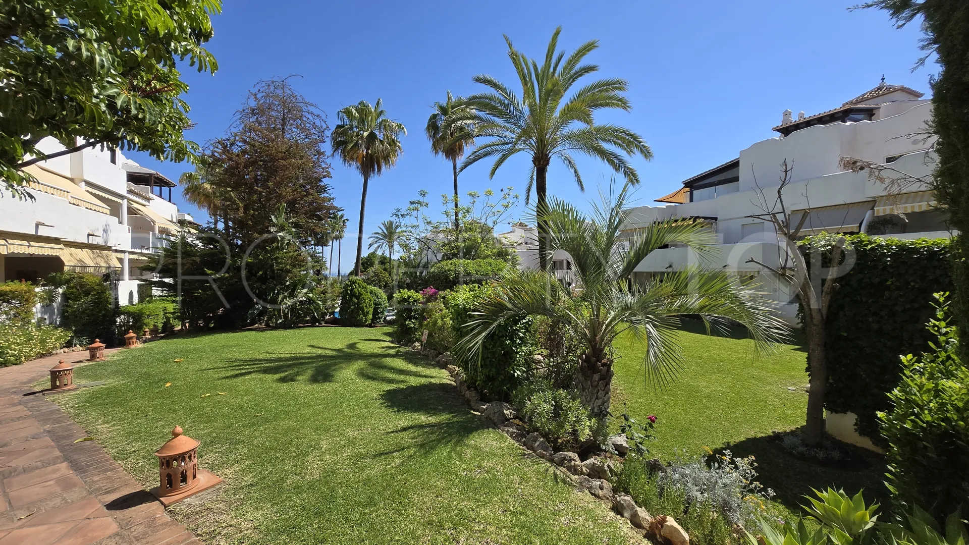 Apartment for sale in Jardines de Sierra Blanca with 1 bedroom