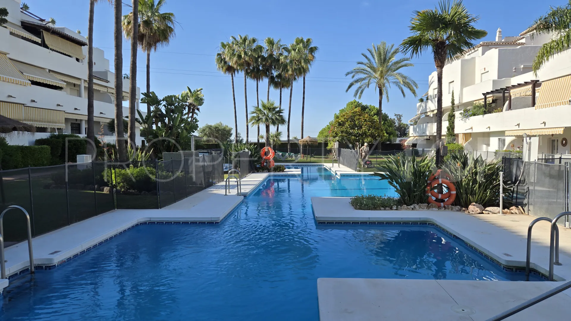 Apartment for sale in Jardines de Sierra Blanca with 1 bedroom