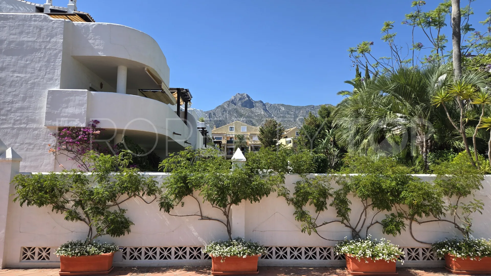Apartment for sale in Jardines de Sierra Blanca with 1 bedroom
