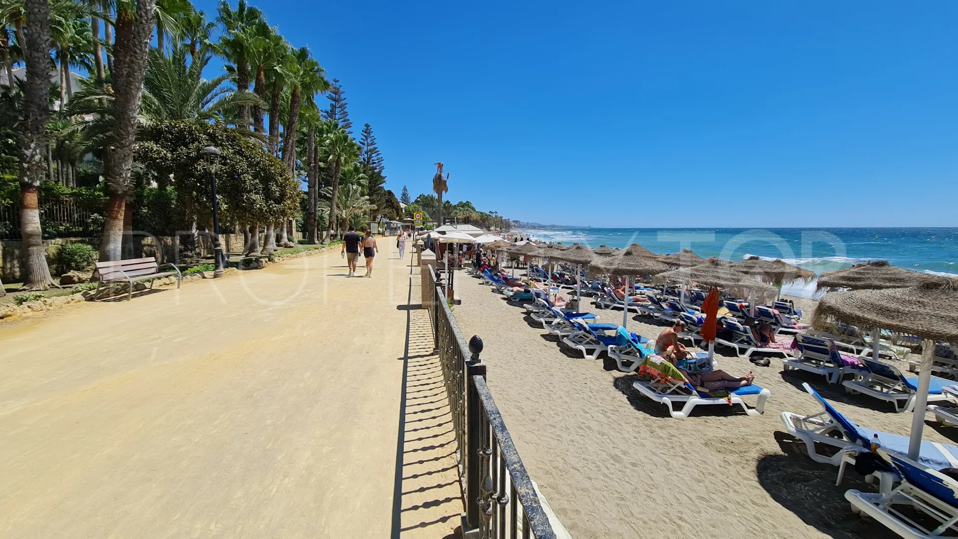 Se vende Ático de 2 dormitorios en Las Cañas Beach