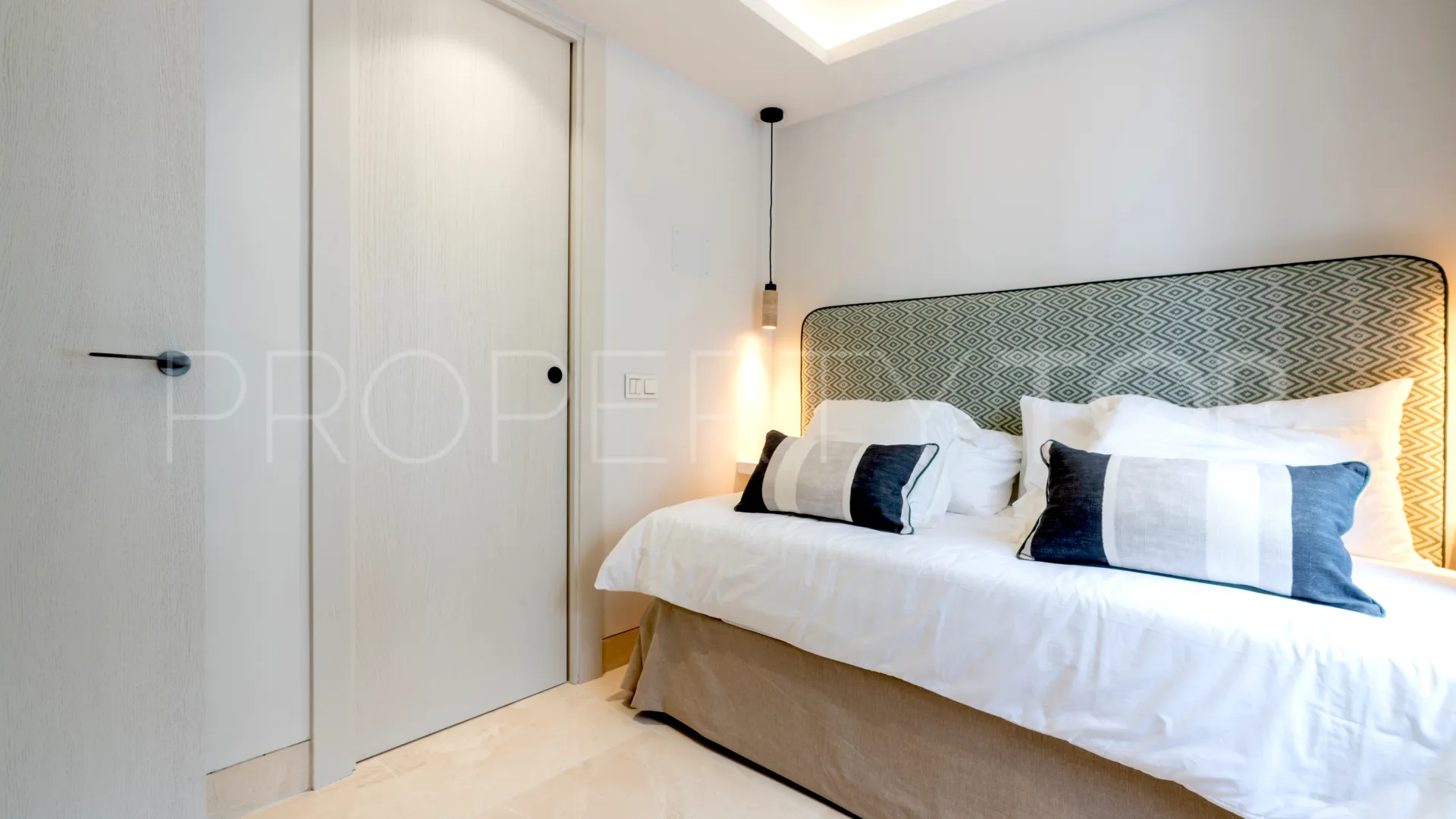 Adosado en venta en Marbellamar de 5 dormitorios