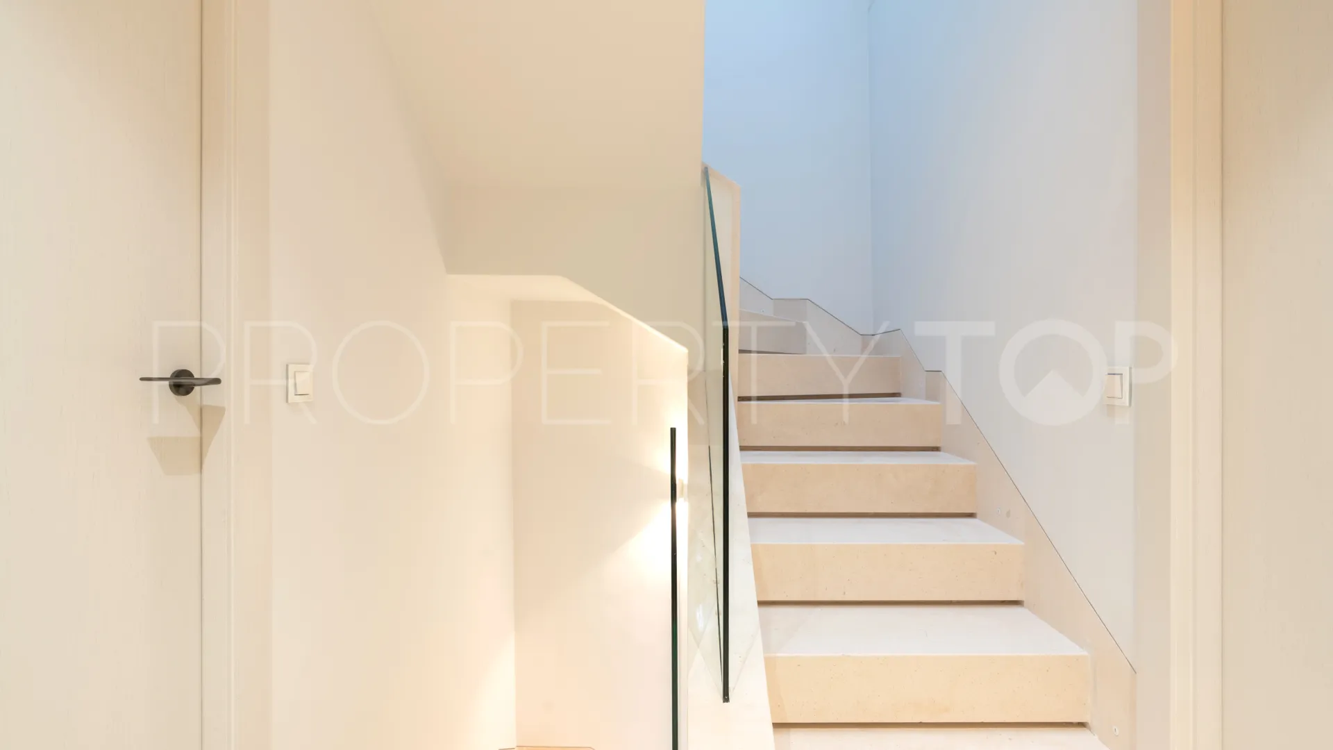 Adosado en venta en Marbellamar de 5 dormitorios