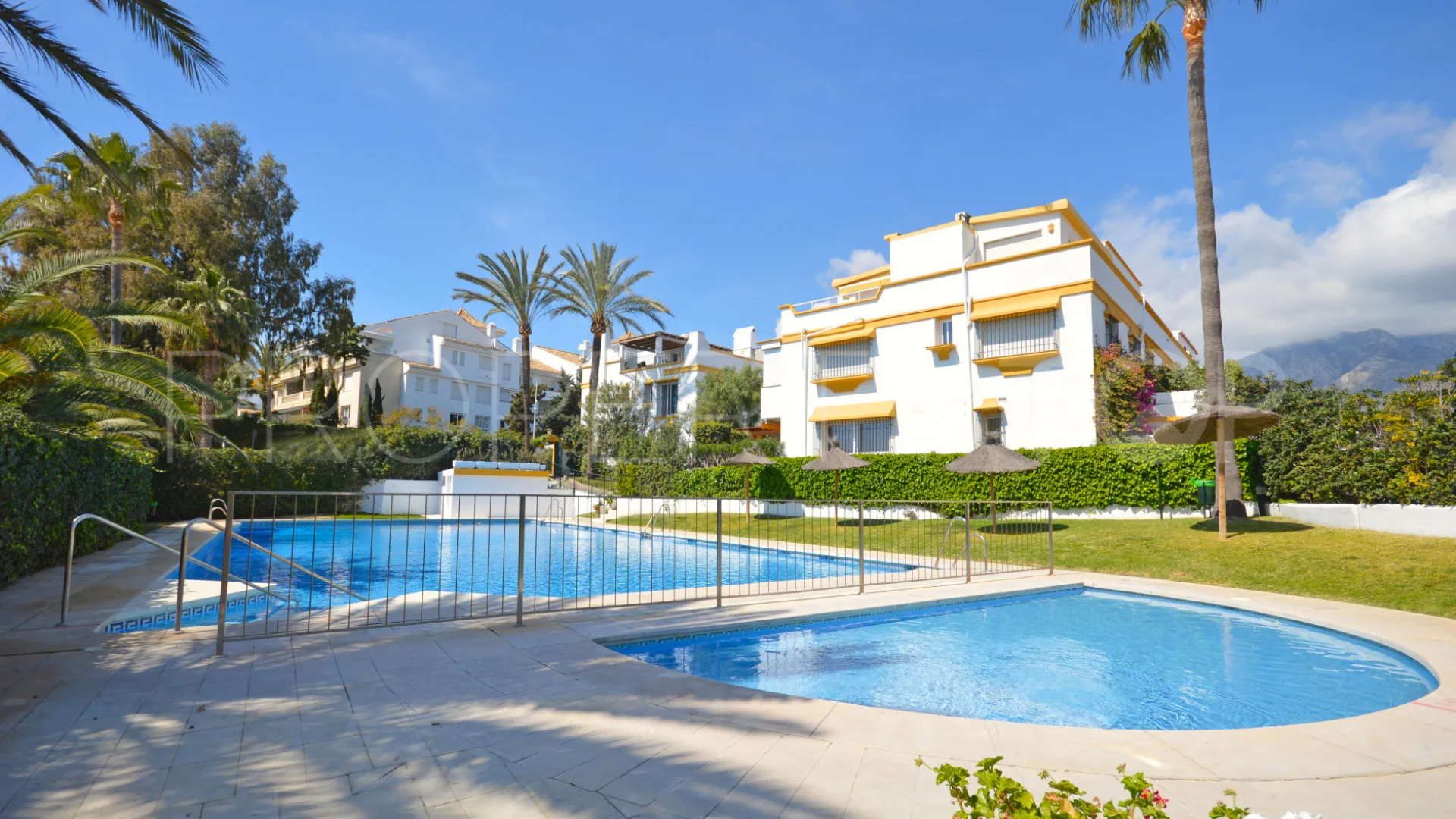 Adosado en venta en Marbellamar de 5 dormitorios