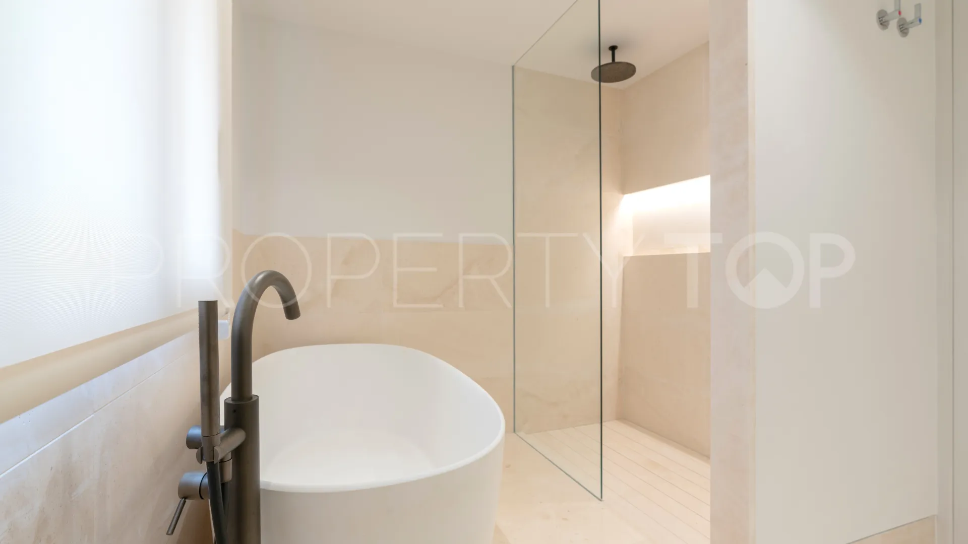 Adosado en venta en Marbellamar de 5 dormitorios