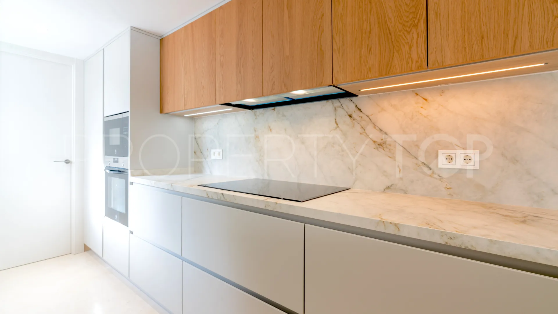 Adosado en venta en Marbellamar de 5 dormitorios