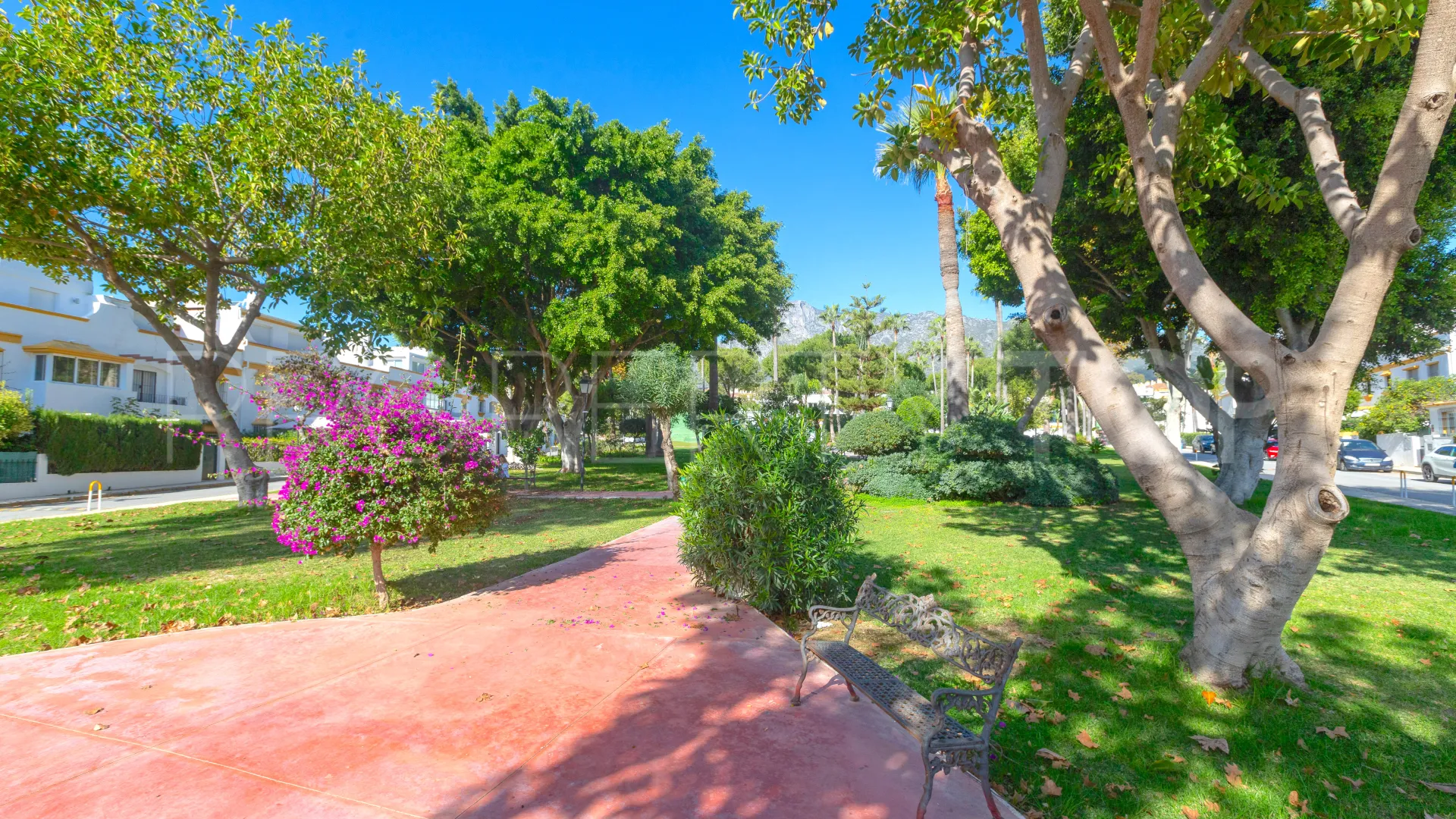 Adosado en venta en Marbellamar de 5 dormitorios