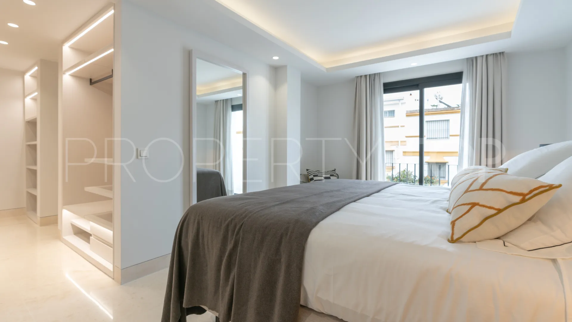 Adosado en venta en Marbellamar de 5 dormitorios