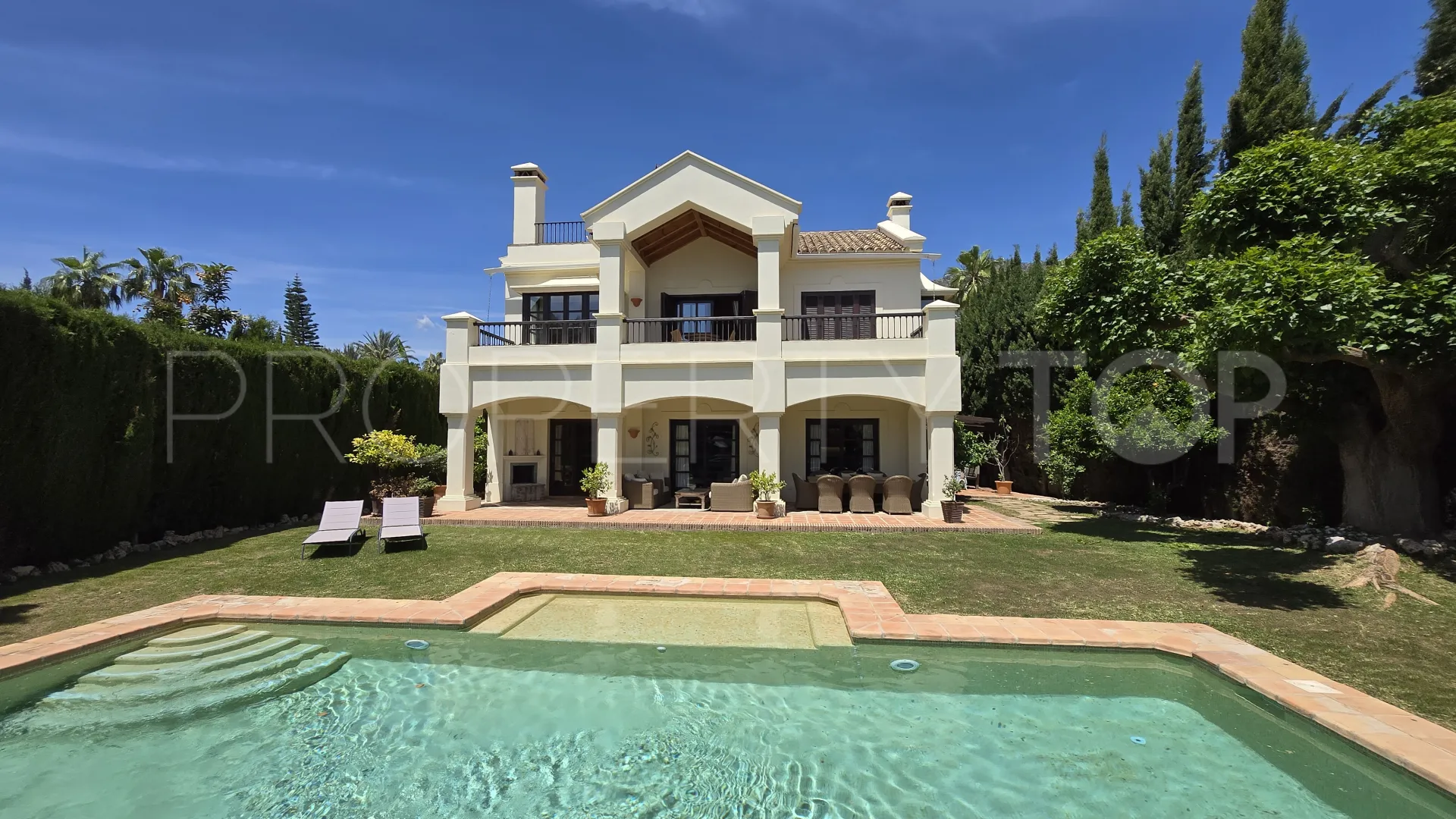 Villa for sale in Balcones de Sierra Blanca