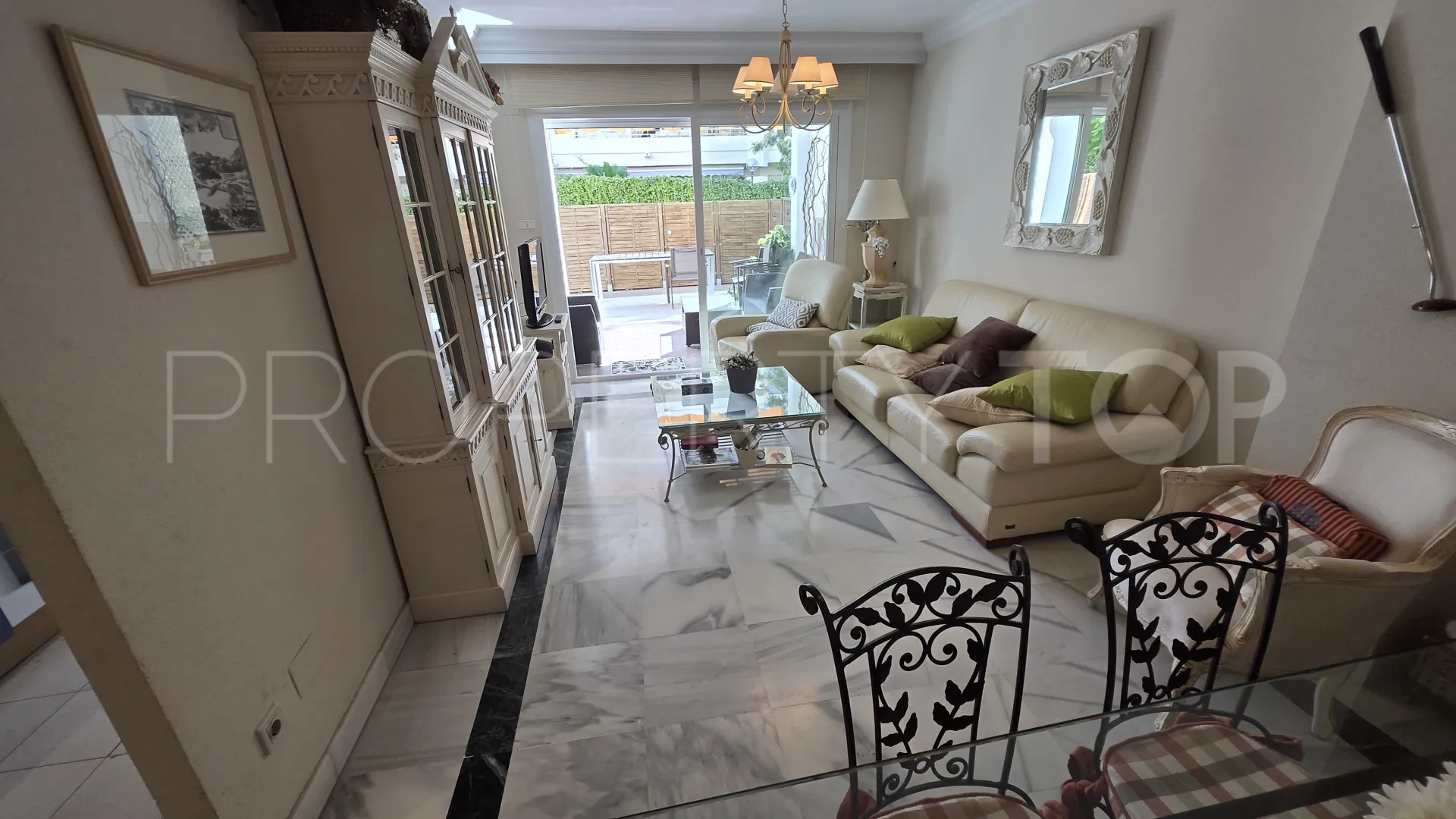 For sale ground floor apartment in Costa Nagüeles I