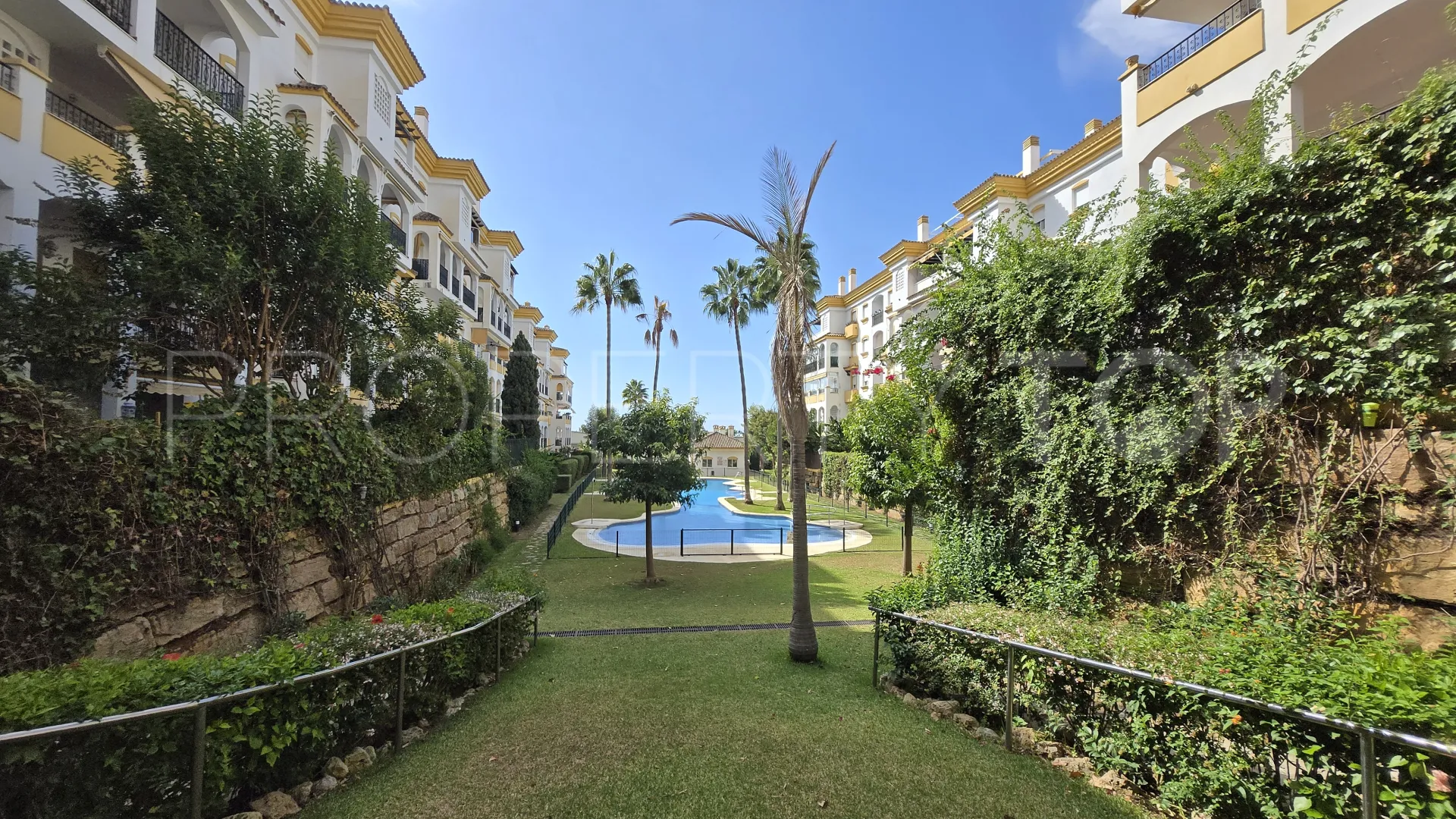 For sale ground floor apartment in Costa Nagüeles I