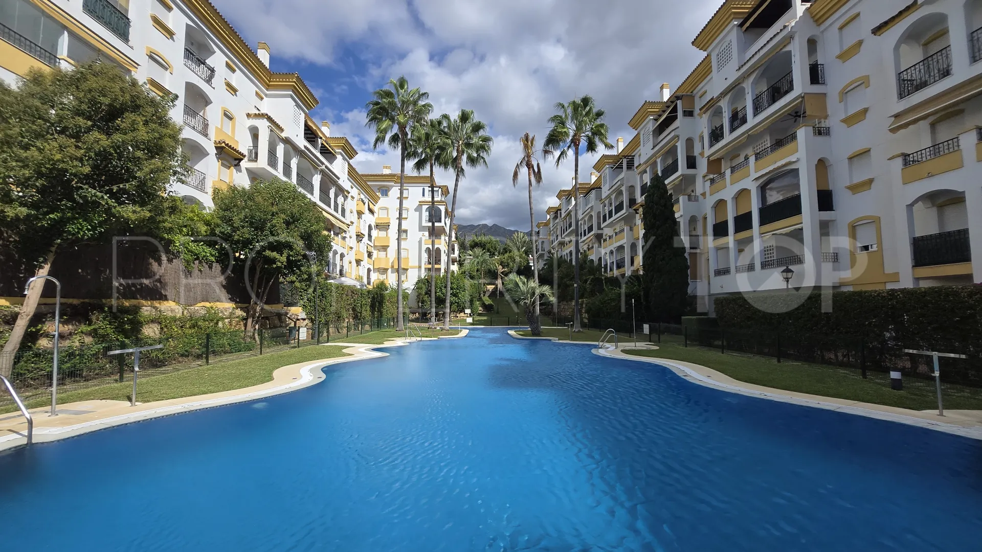 For sale ground floor apartment in Costa Nagüeles I