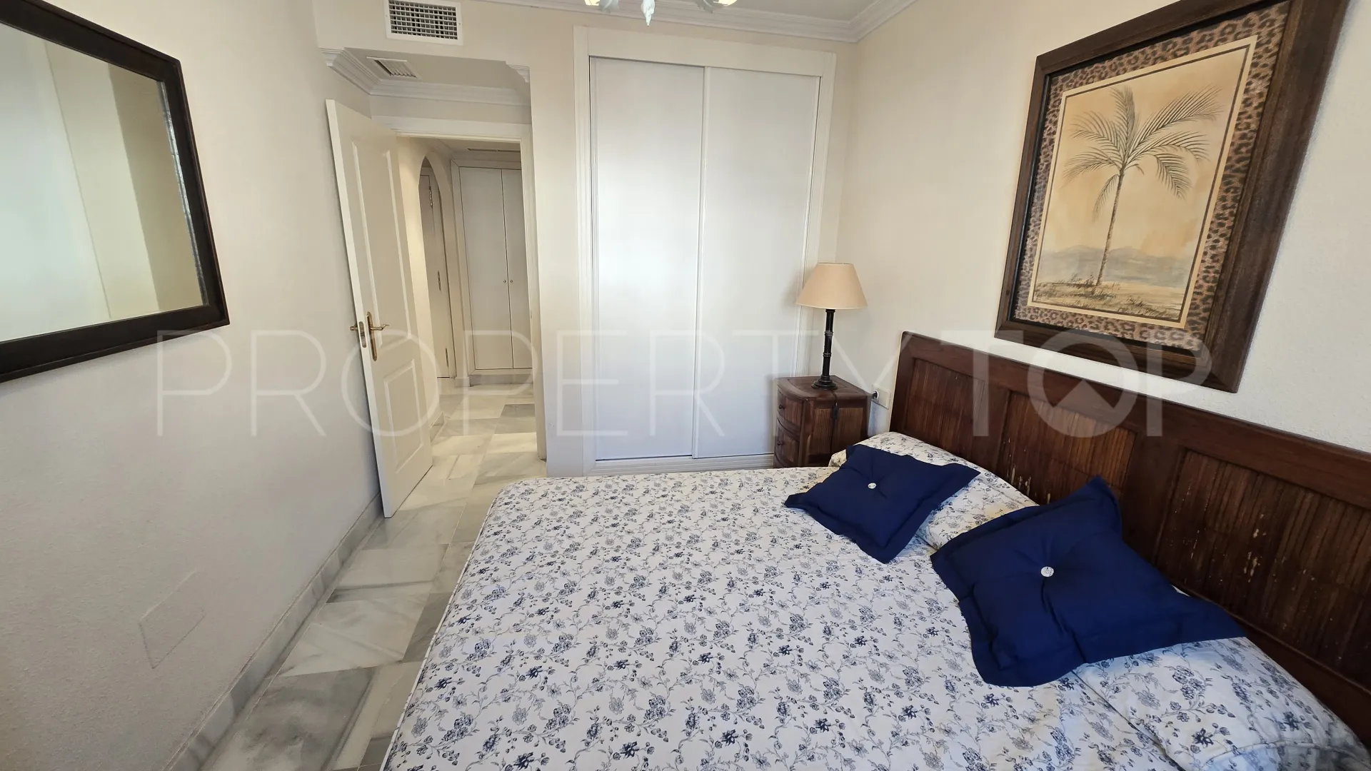 Apartamento en venta en Los Pinos de Nagüeles con 1 dormitorio