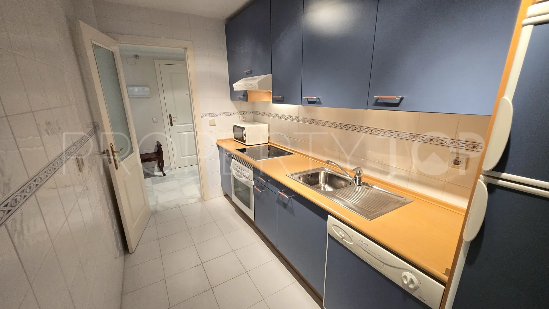 Apartamento en venta en Los Pinos de Nagüeles con 1 dormitorio