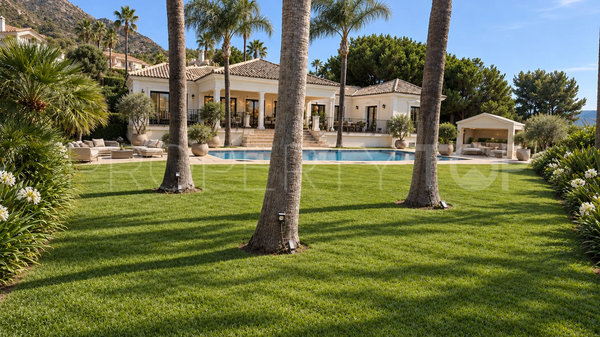 For sale villa with 5 bedrooms in Sierra Blanca