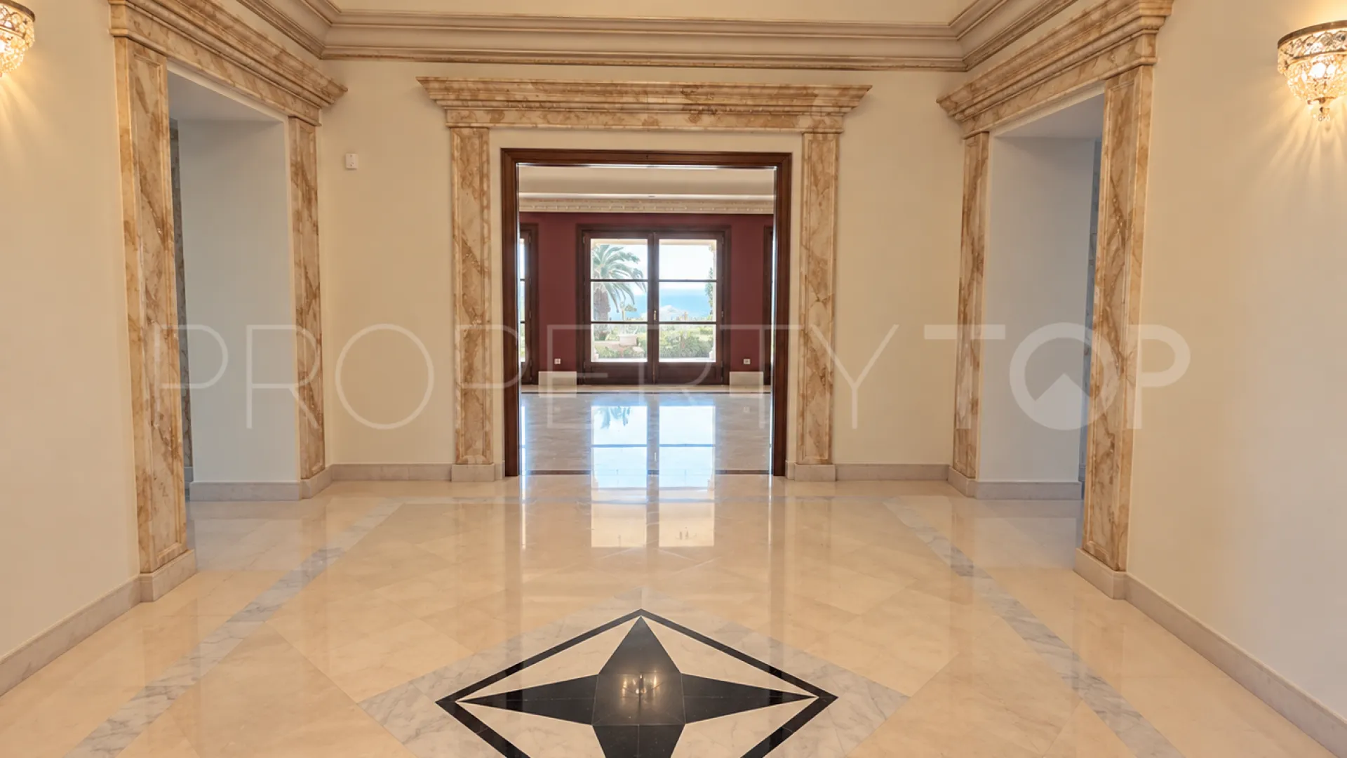 For sale villa with 5 bedrooms in Sierra Blanca