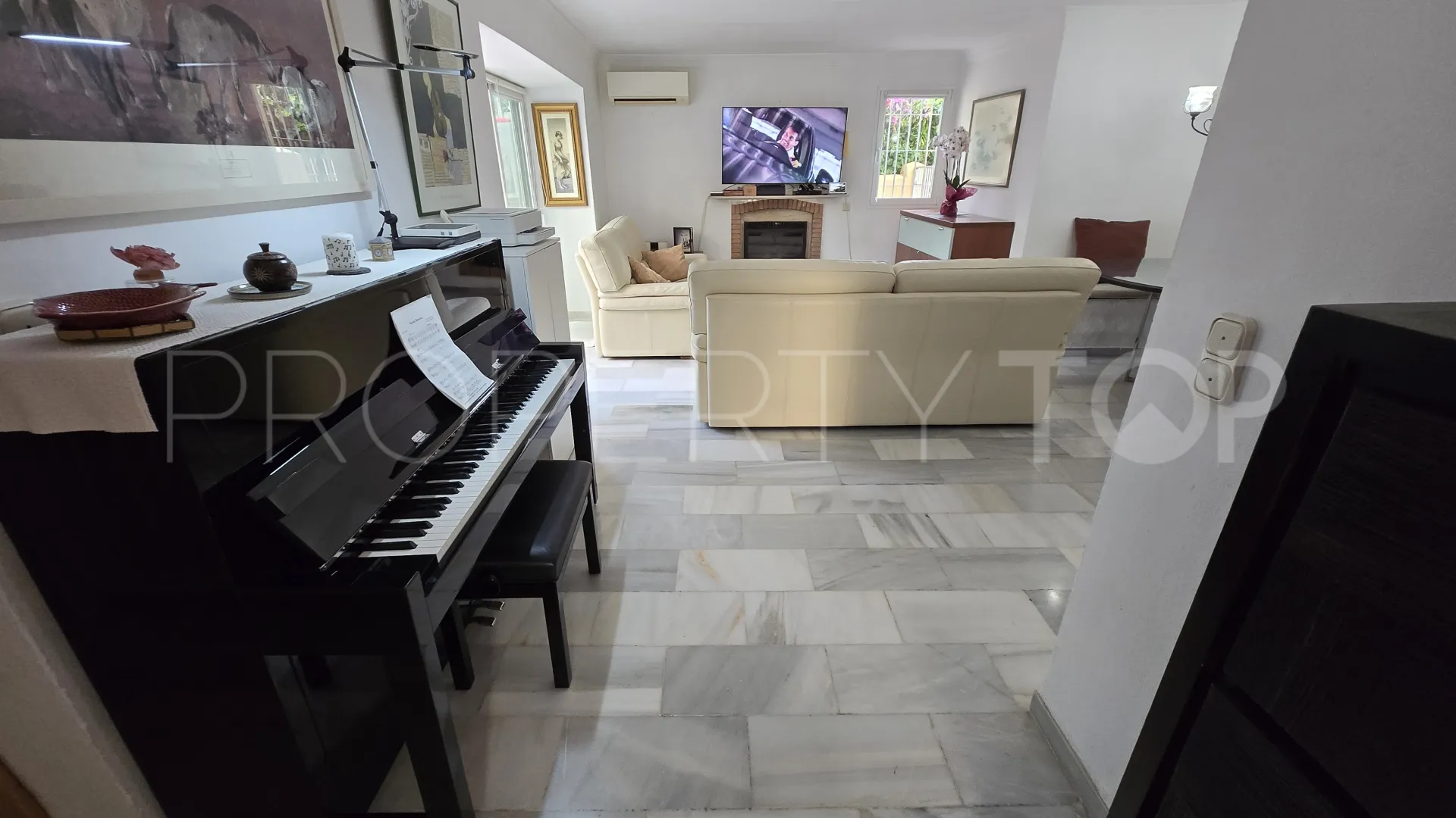 Comprar villa en Balcones de Sierra Blanca