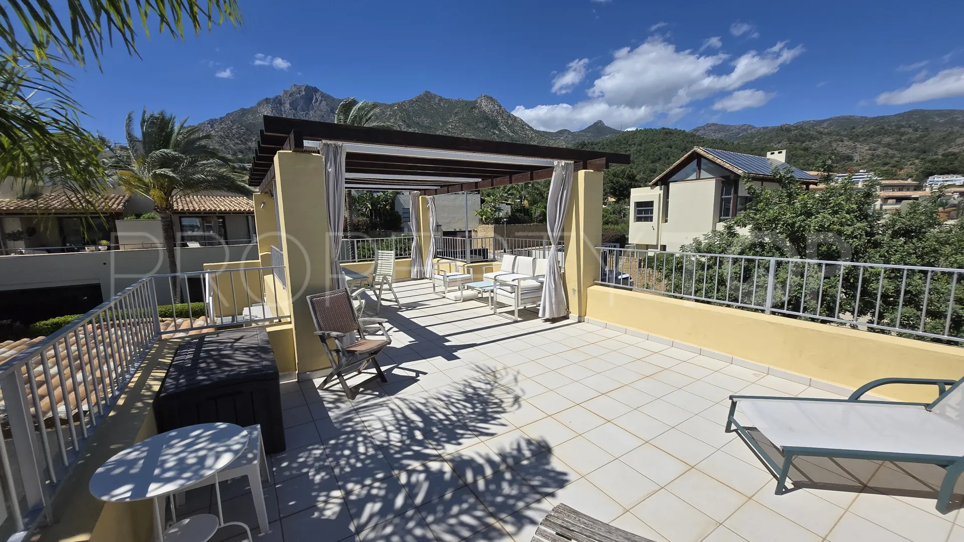 Comprar villa en Balcones de Sierra Blanca